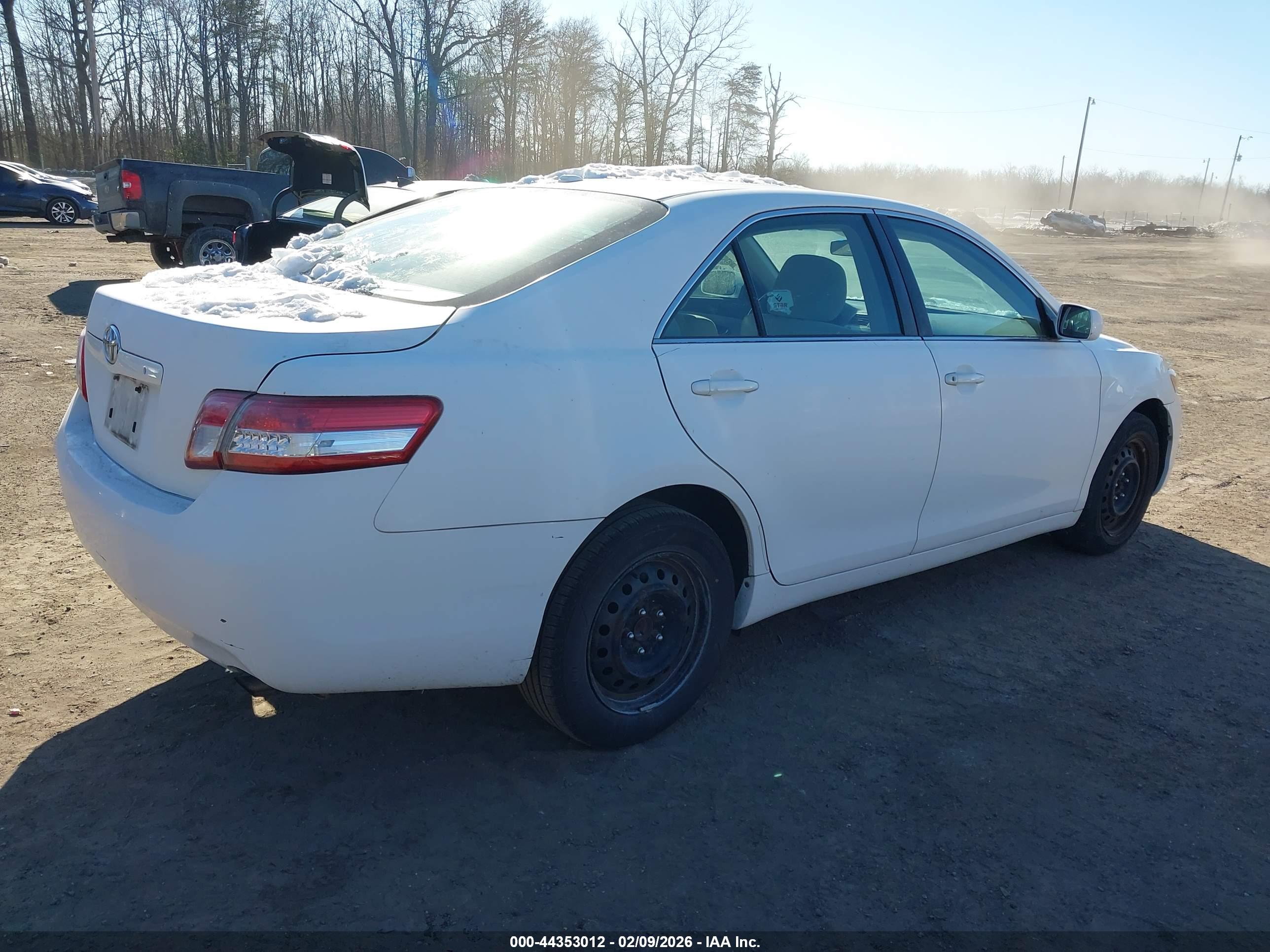 TOYOTA CAMRY image 4