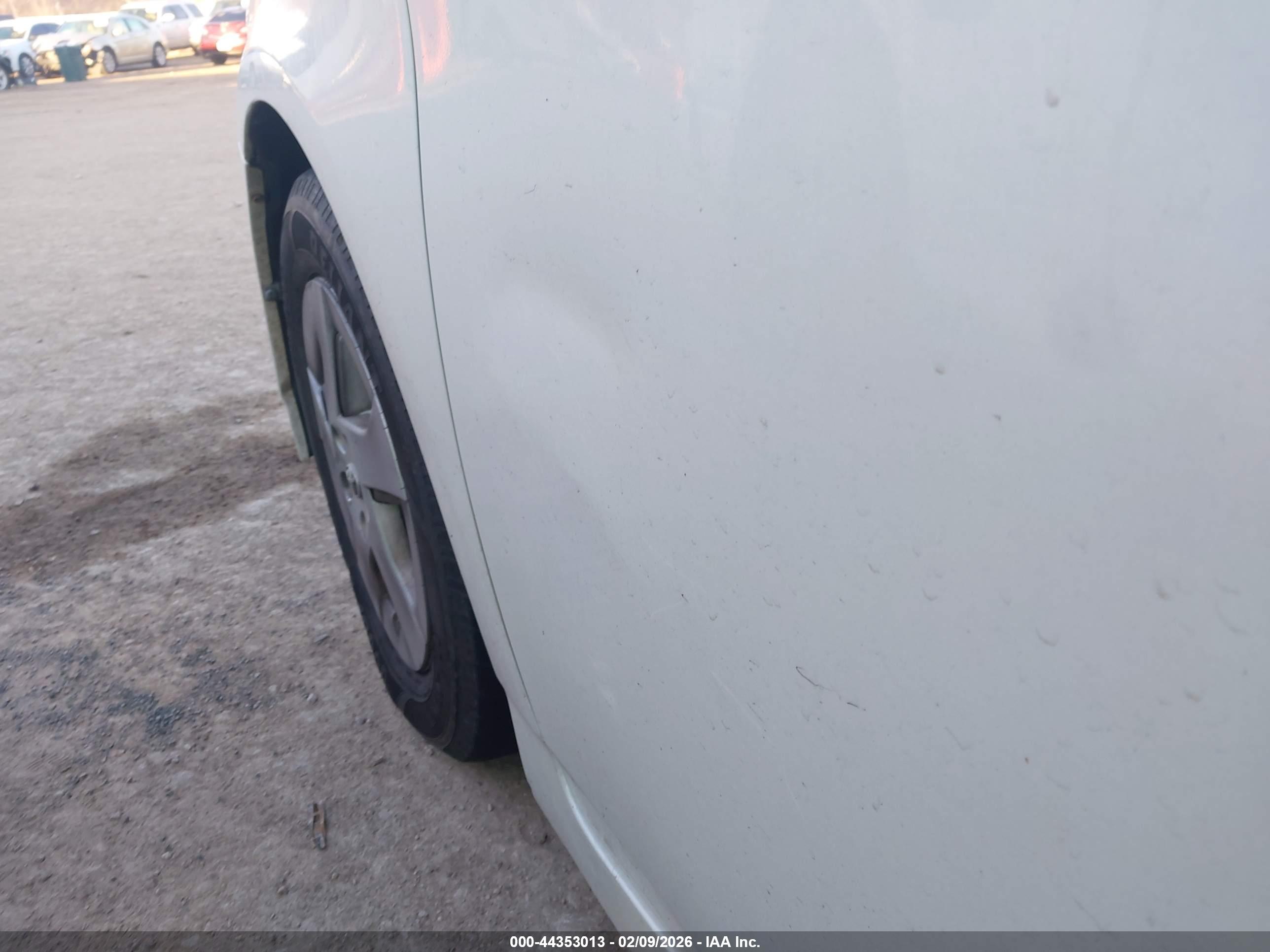 TOYOTA PRIUS image 6