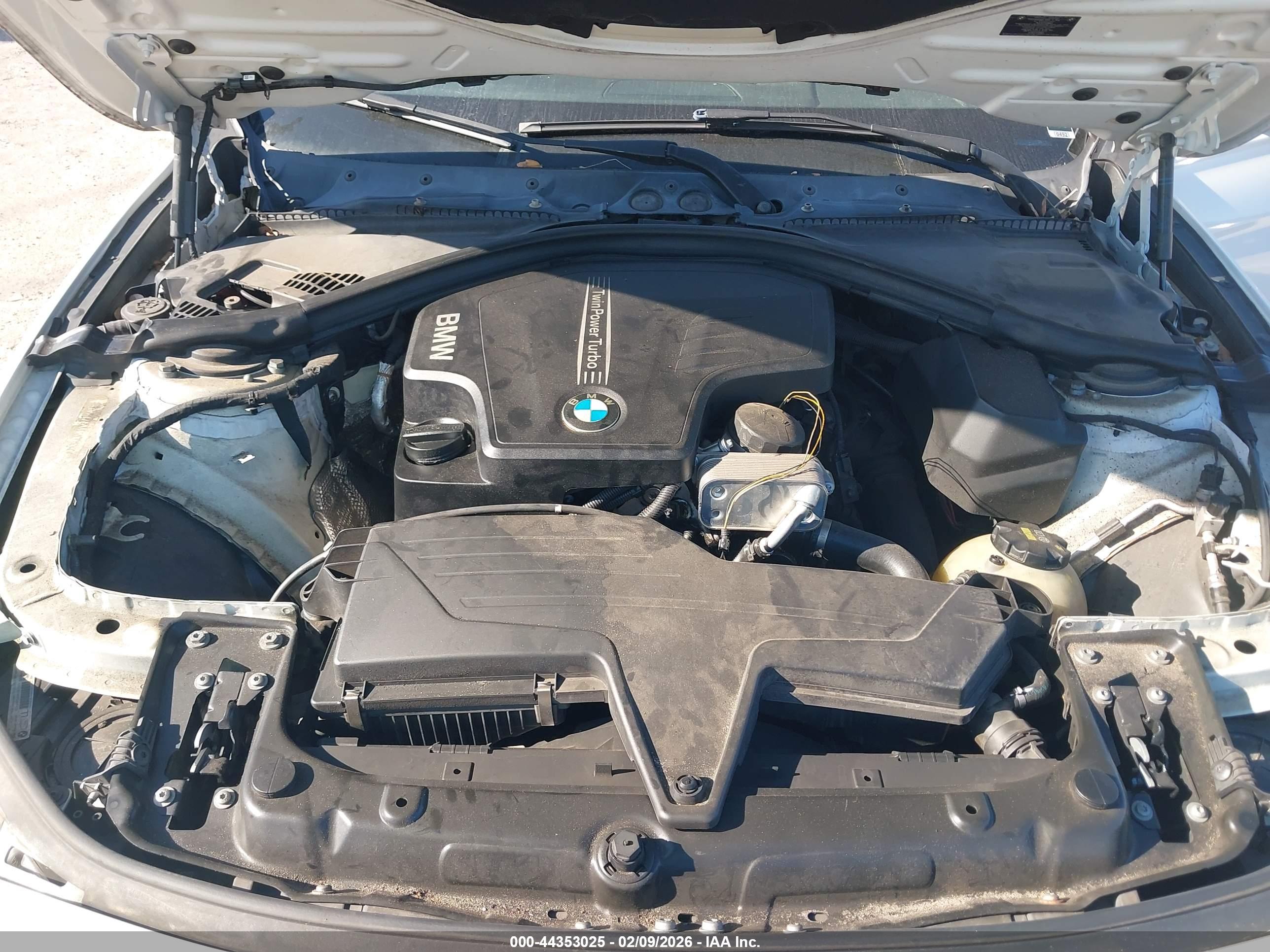 BMW 320I image 10