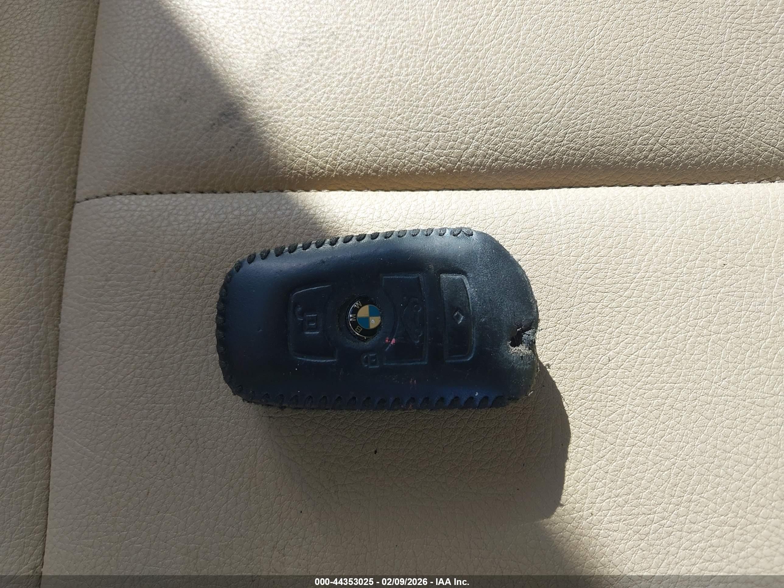 BMW 320I image 11