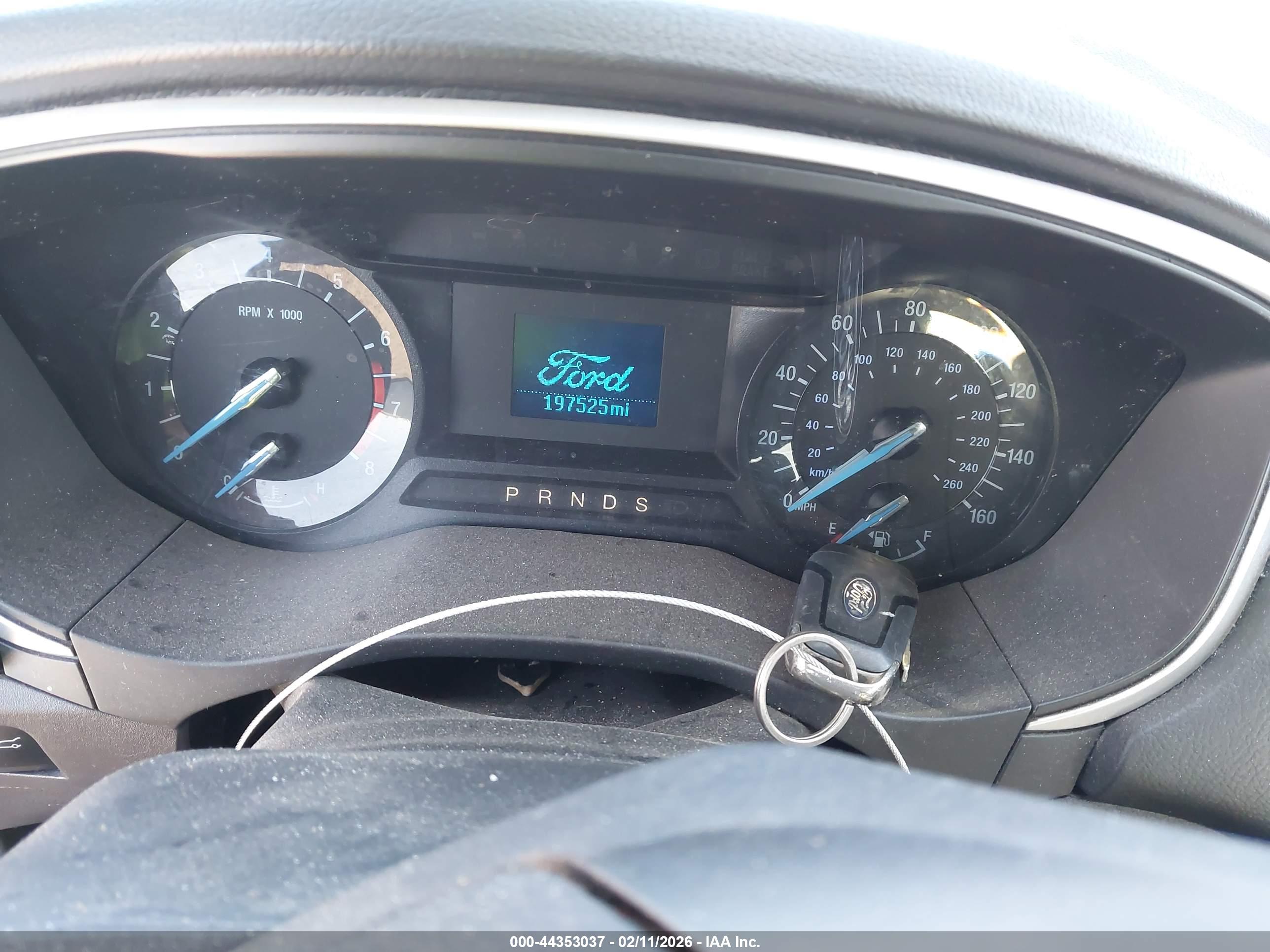 FORD FUSION image 11