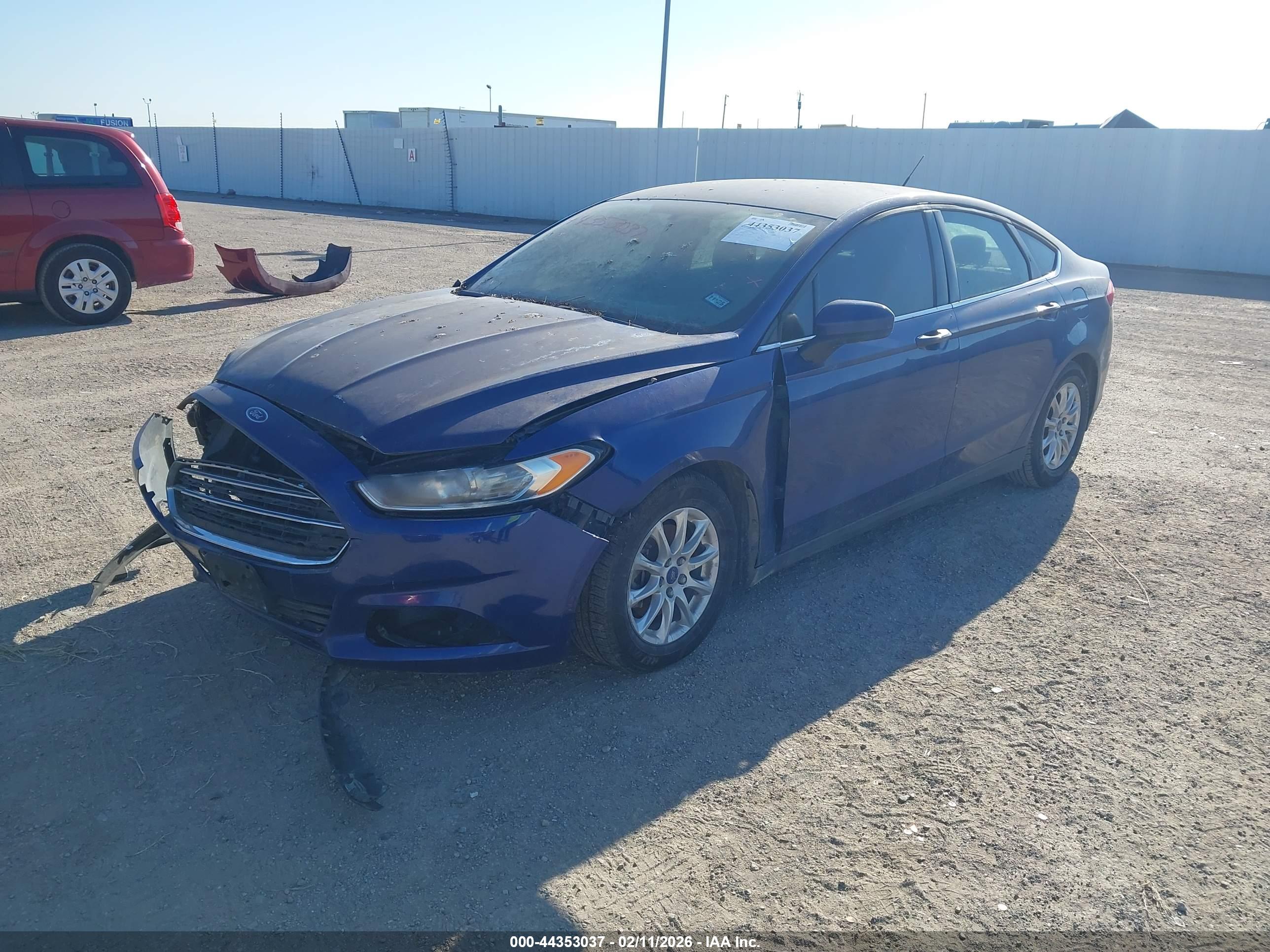 FORD FUSION image 2