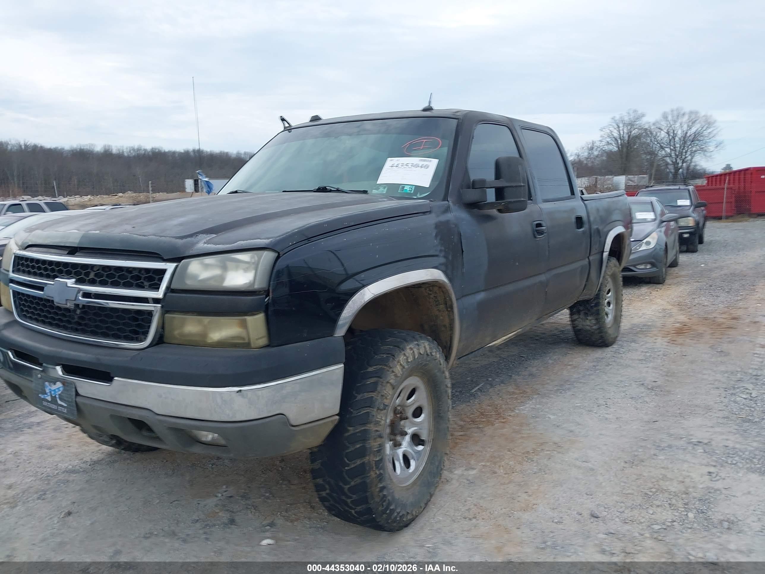 CHEVROLET SILVERADO image 2