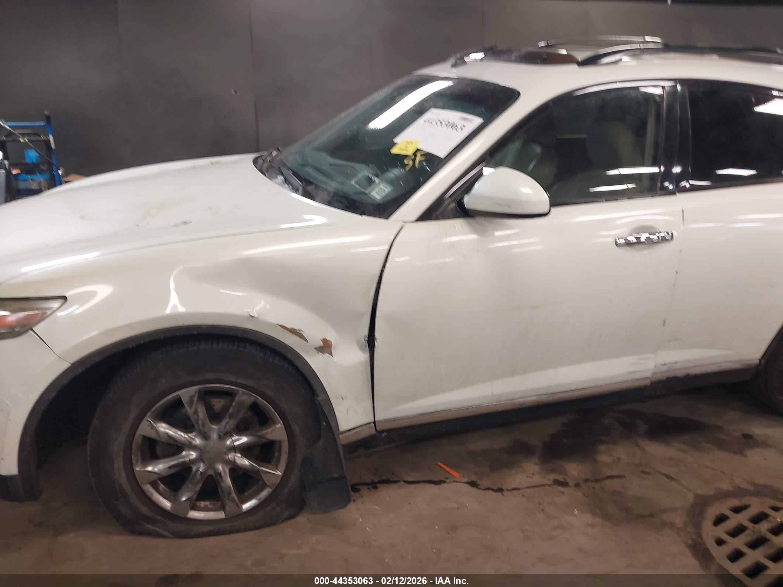 INFINITI FX35 image 6