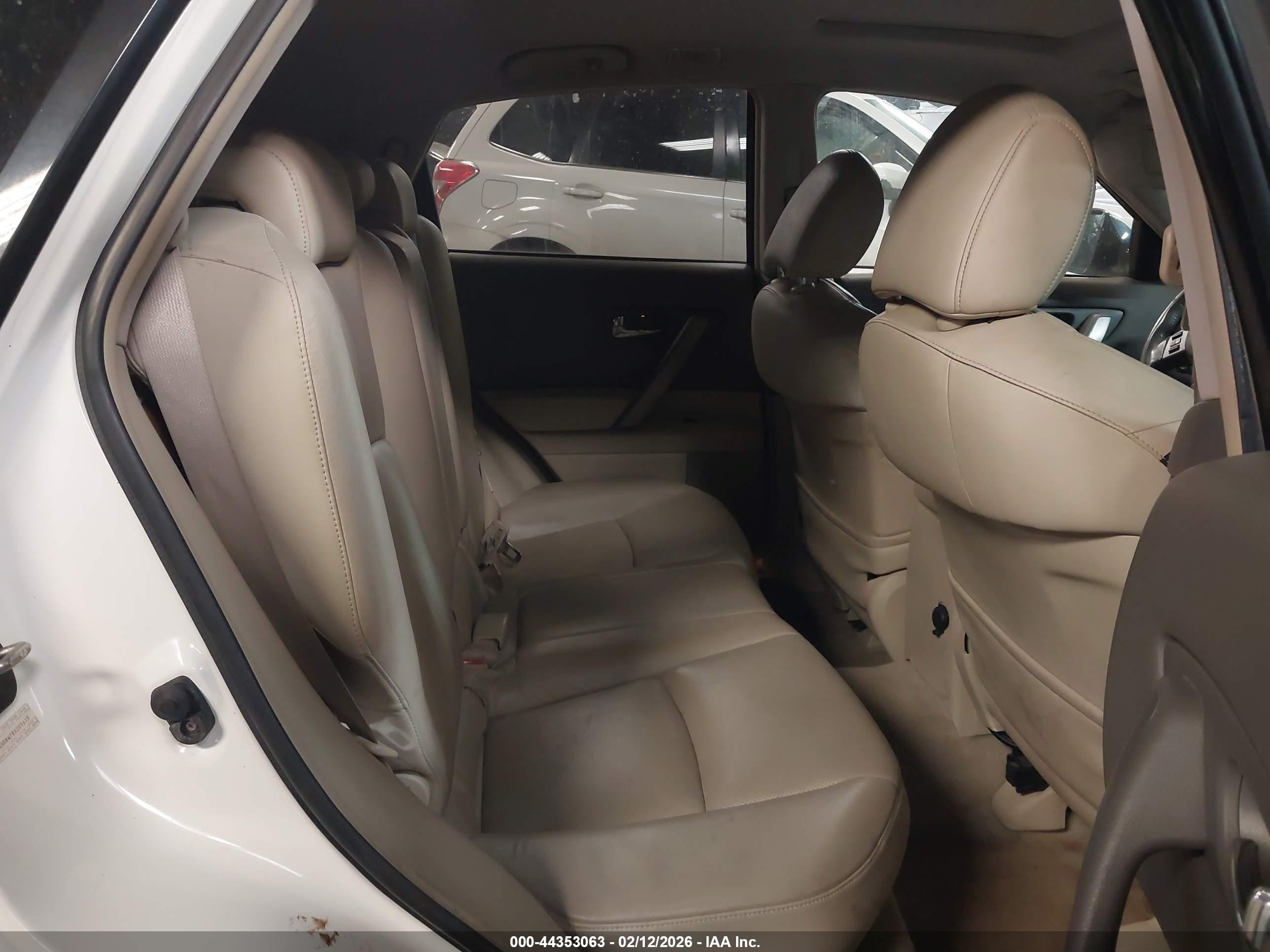 INFINITI FX35 image 8