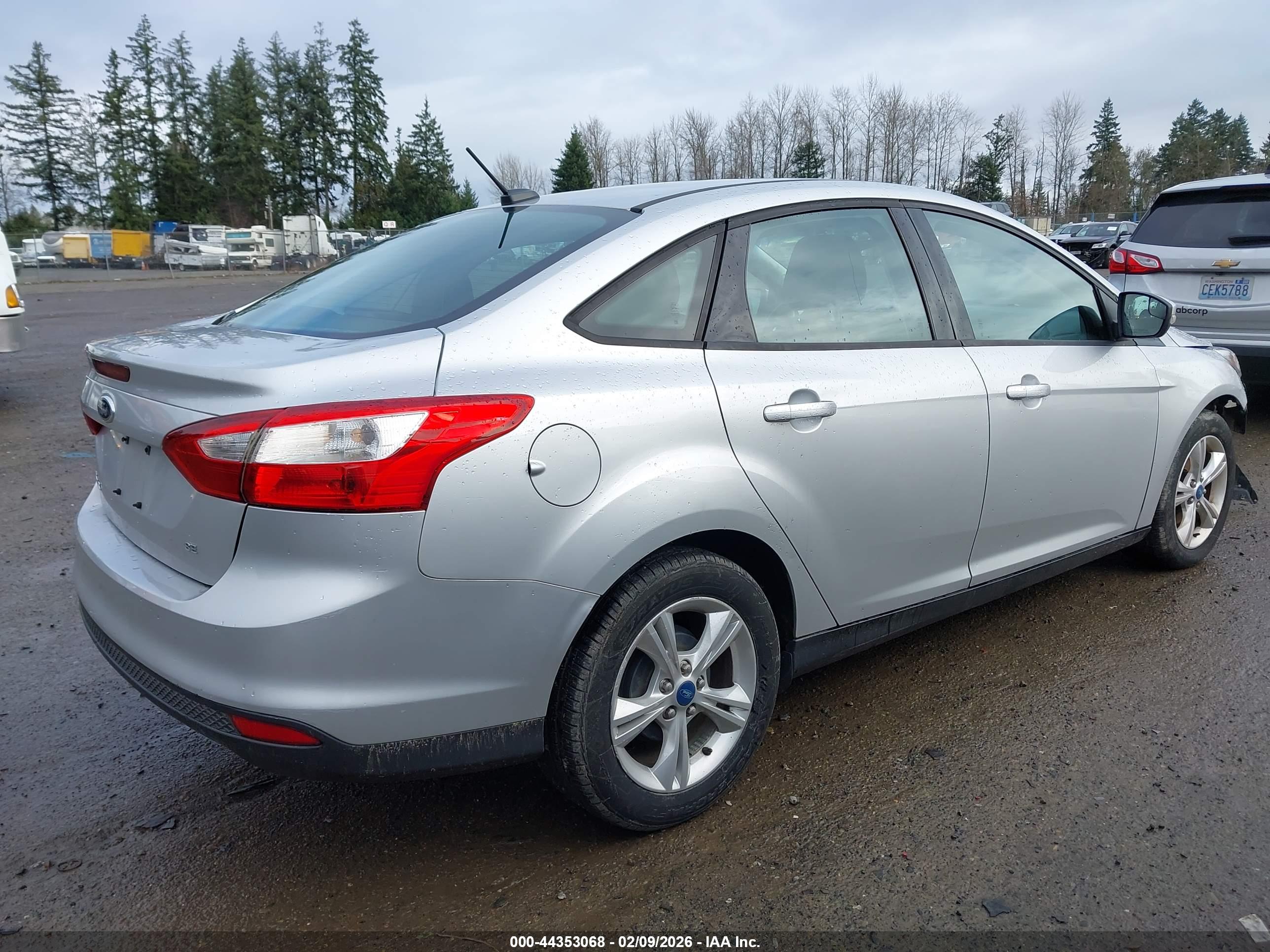 FORD FOCUS image 4