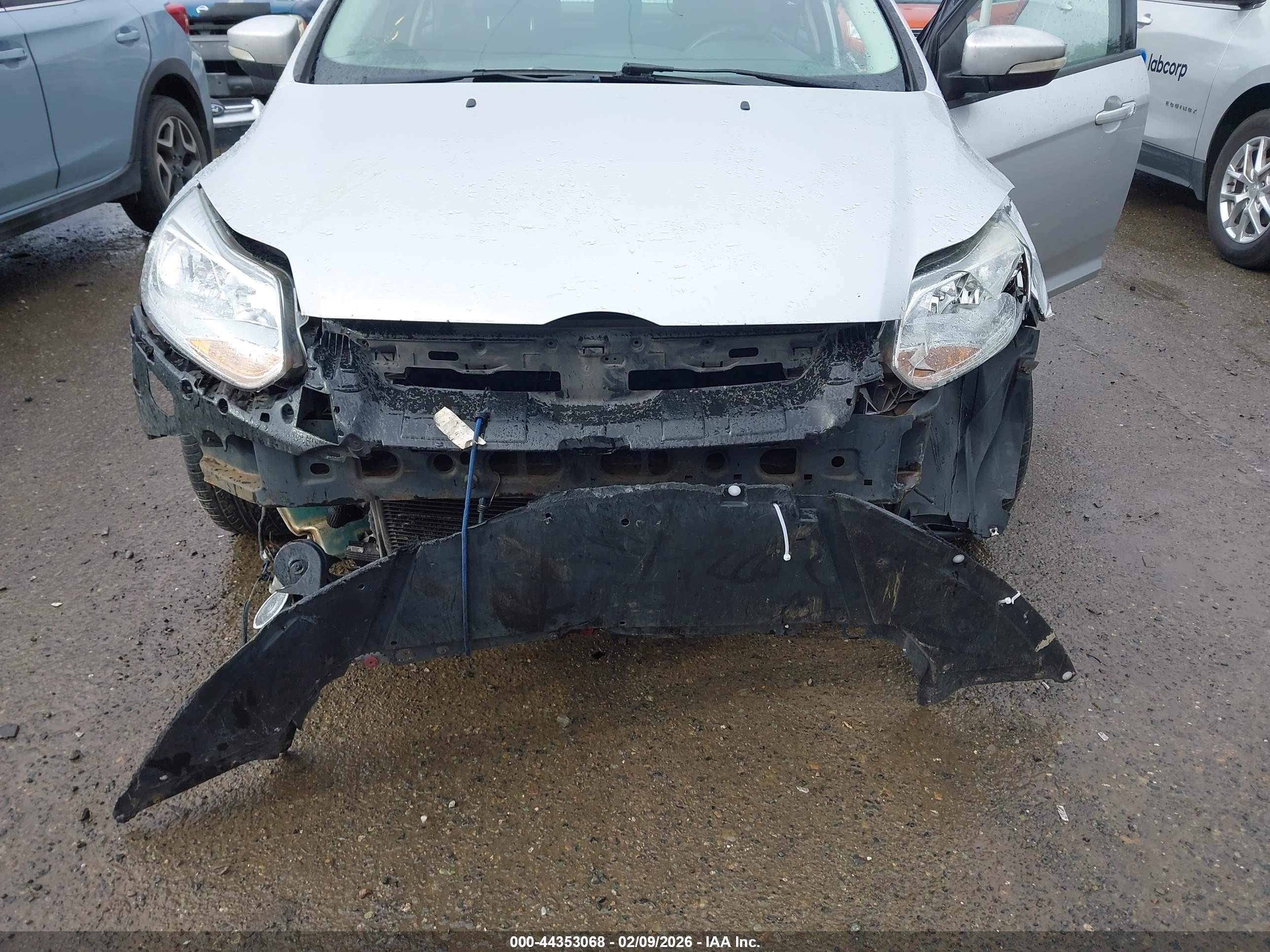 FORD FOCUS image 6