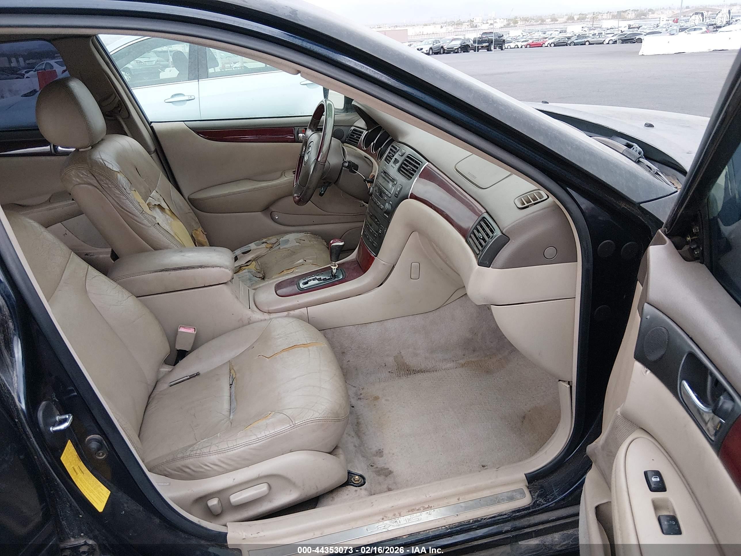 LEXUS ES image 5