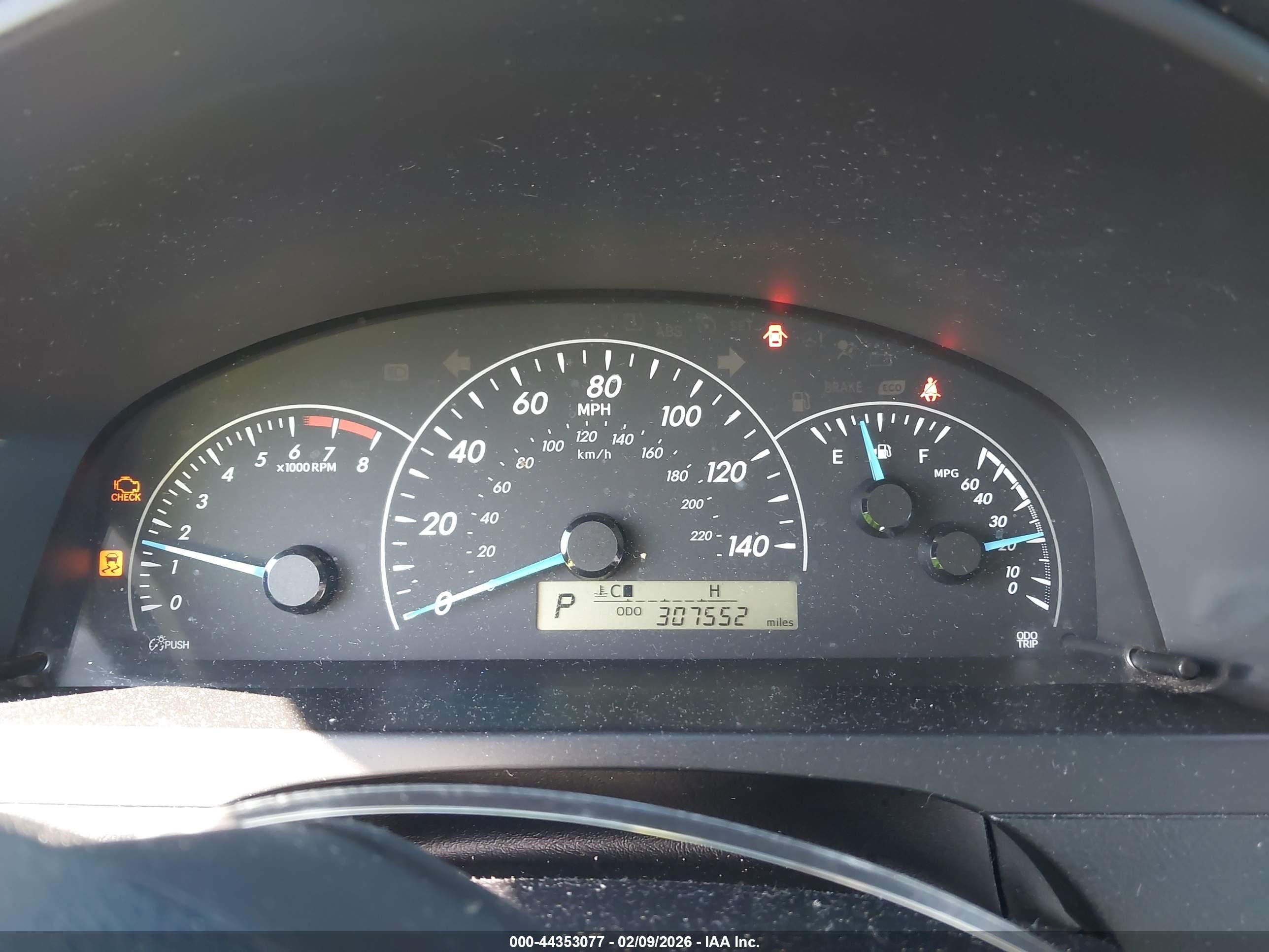 TOYOTA CAMRY image 7