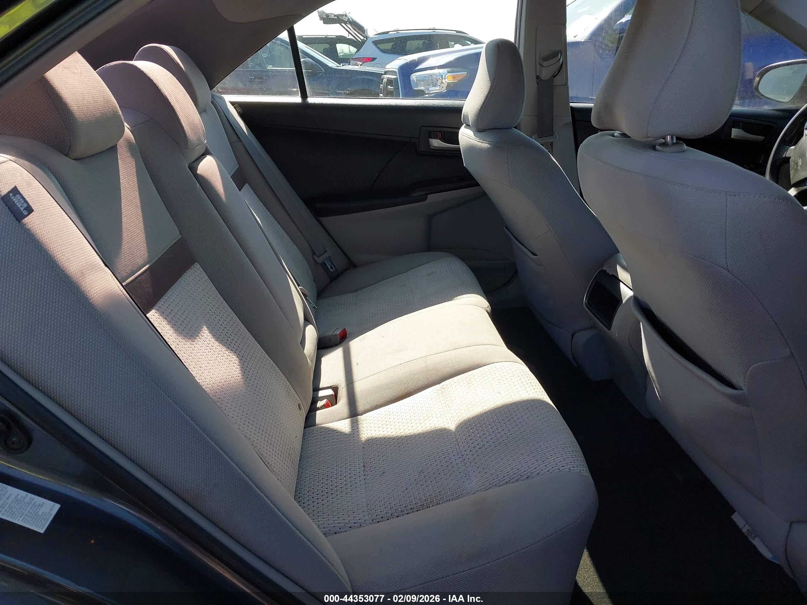 TOYOTA CAMRY image 8