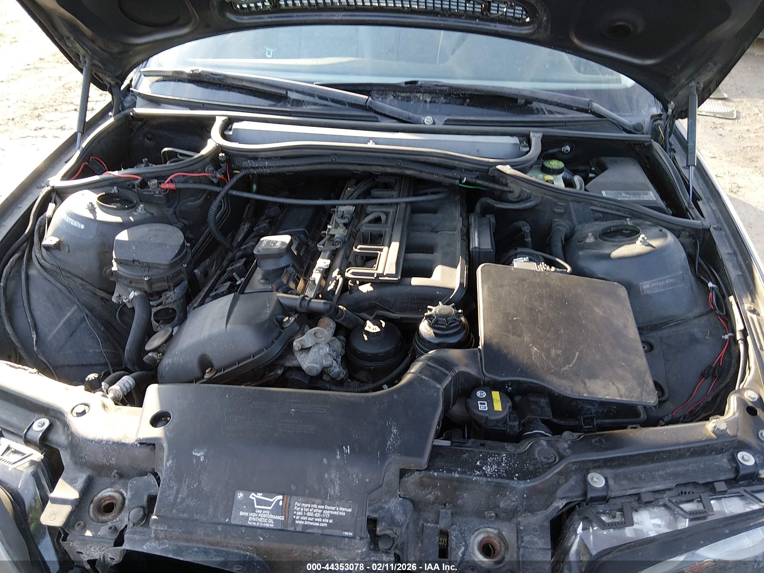 BMW 325XI image 10