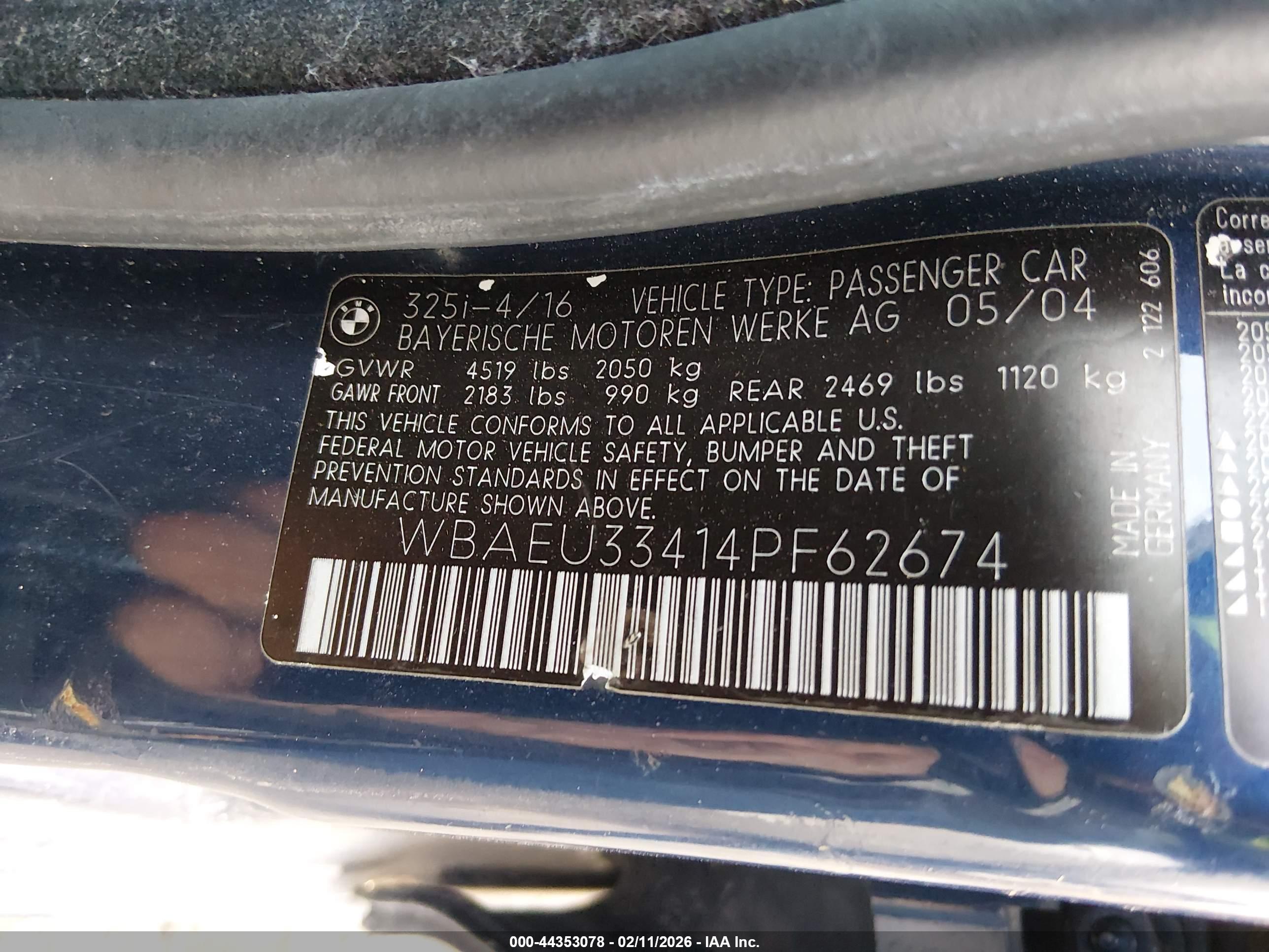 BMW 325XI image 9