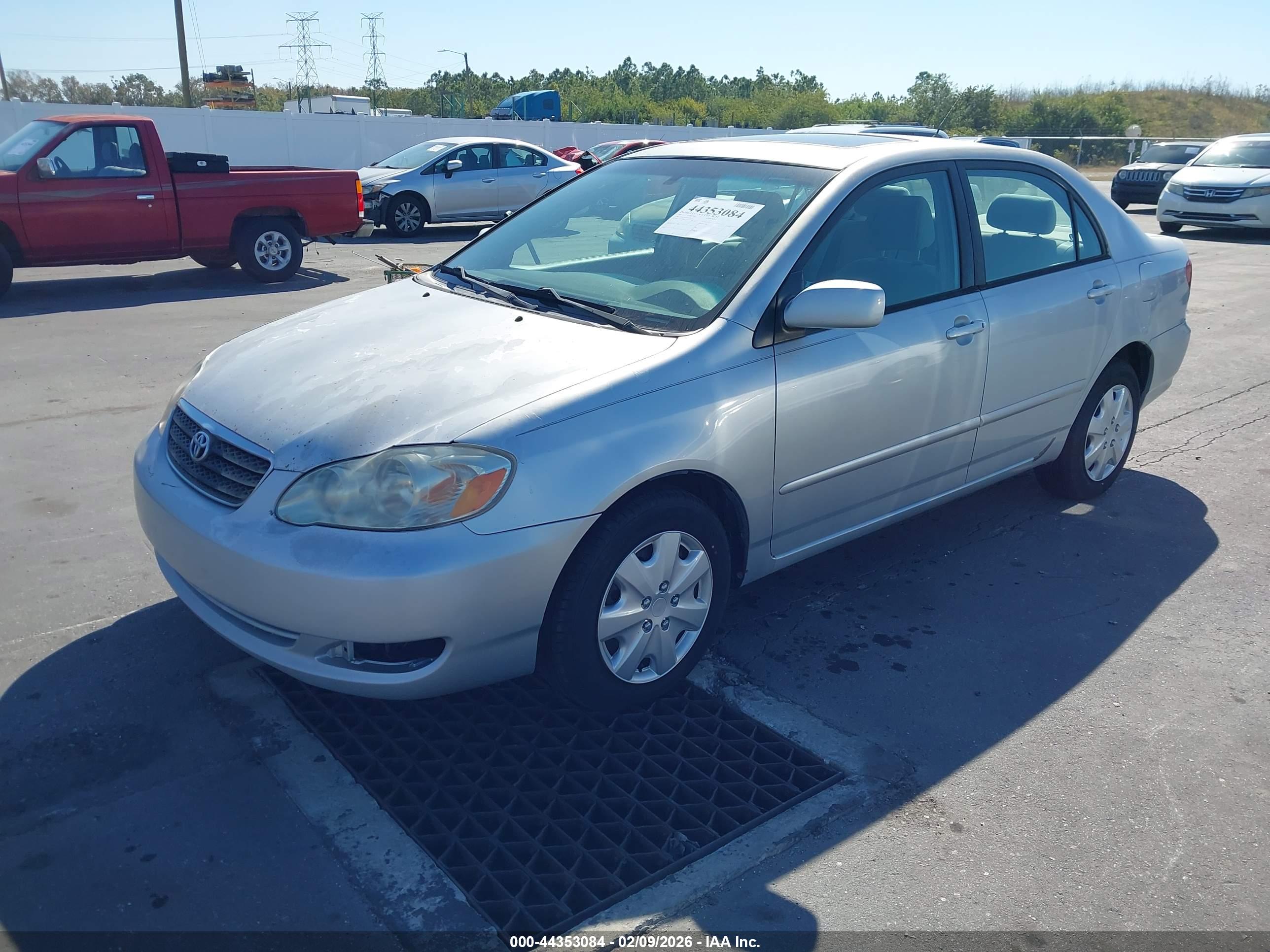 TOYOTA COROLLA image 2