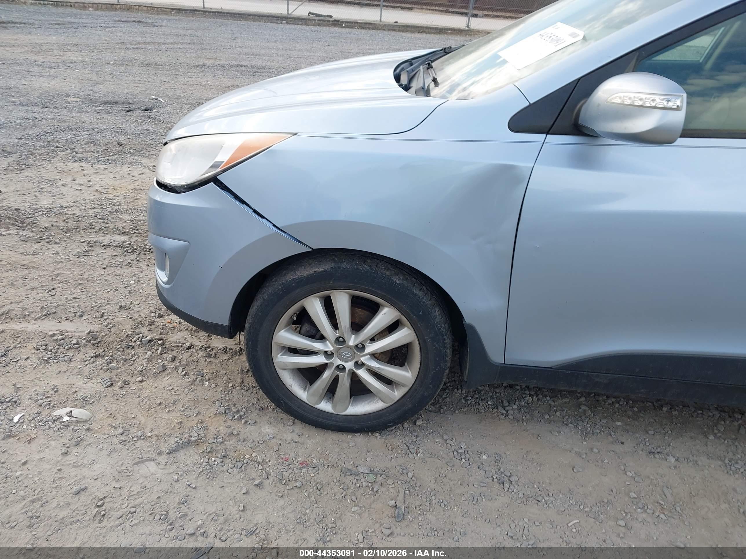 HYUNDAI TUCSON image 6