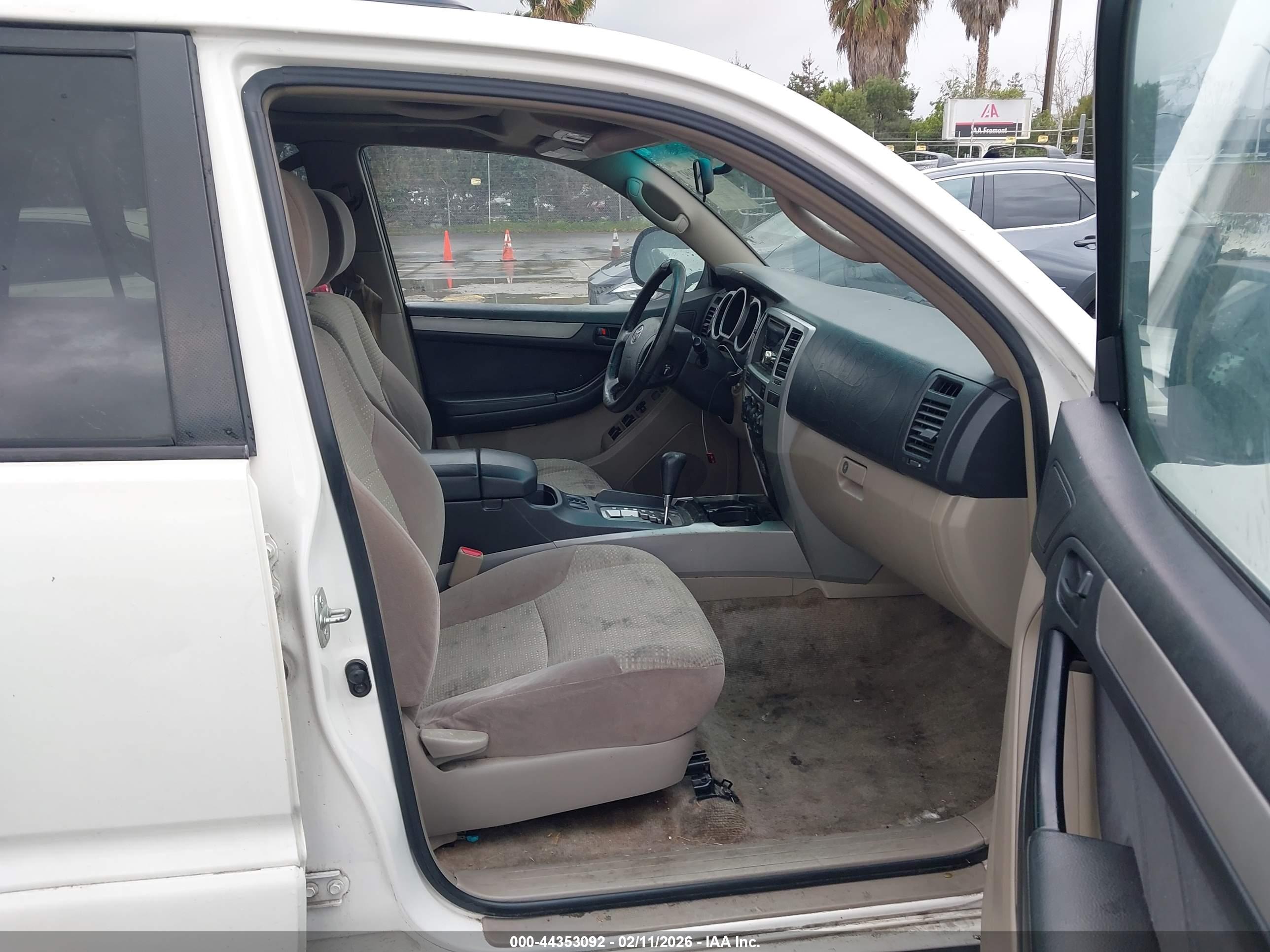 TOYOTA 4RUNNER image 5