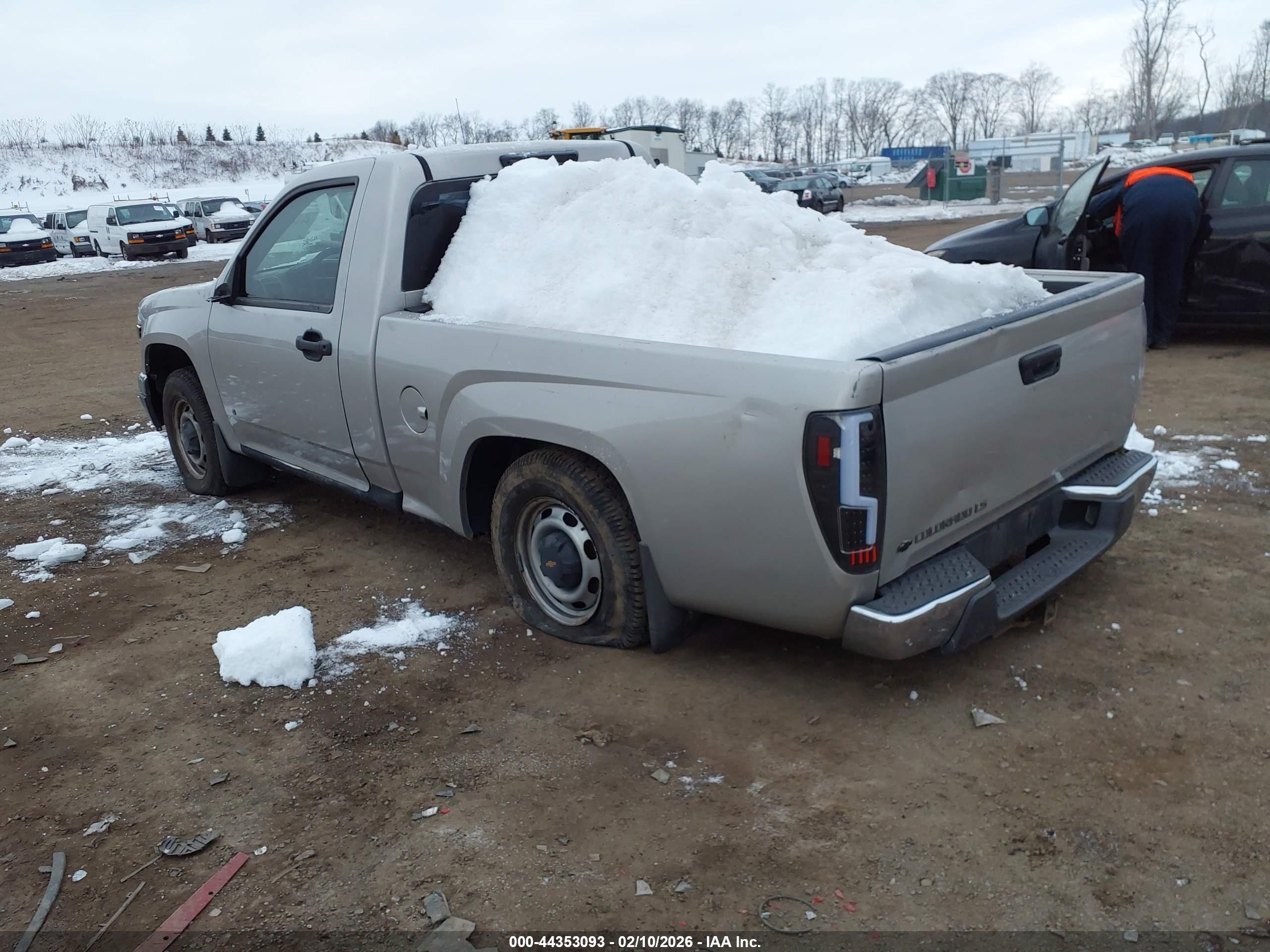 CHEVROLET COLORADO image 3