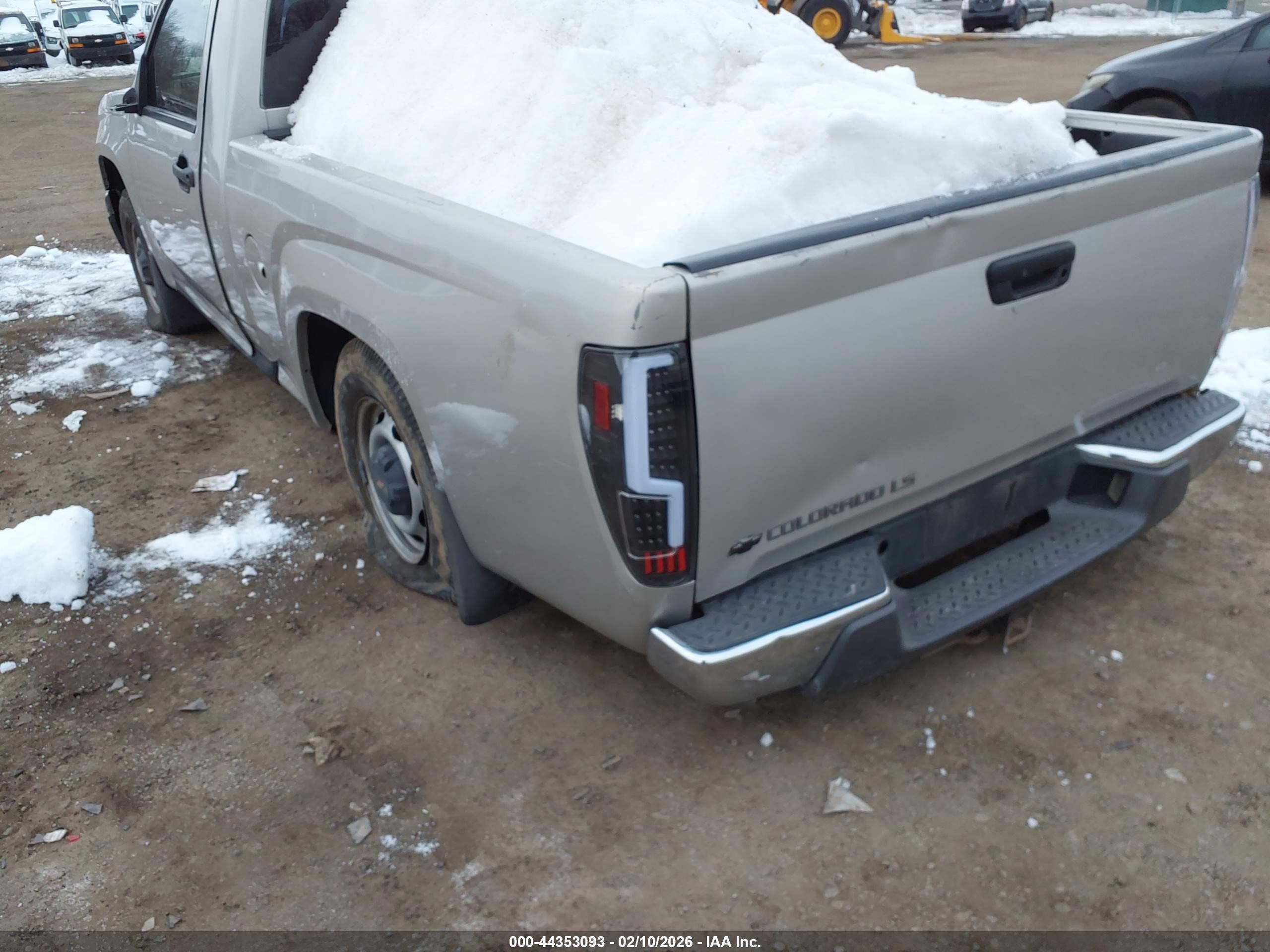 CHEVROLET COLORADO image 6