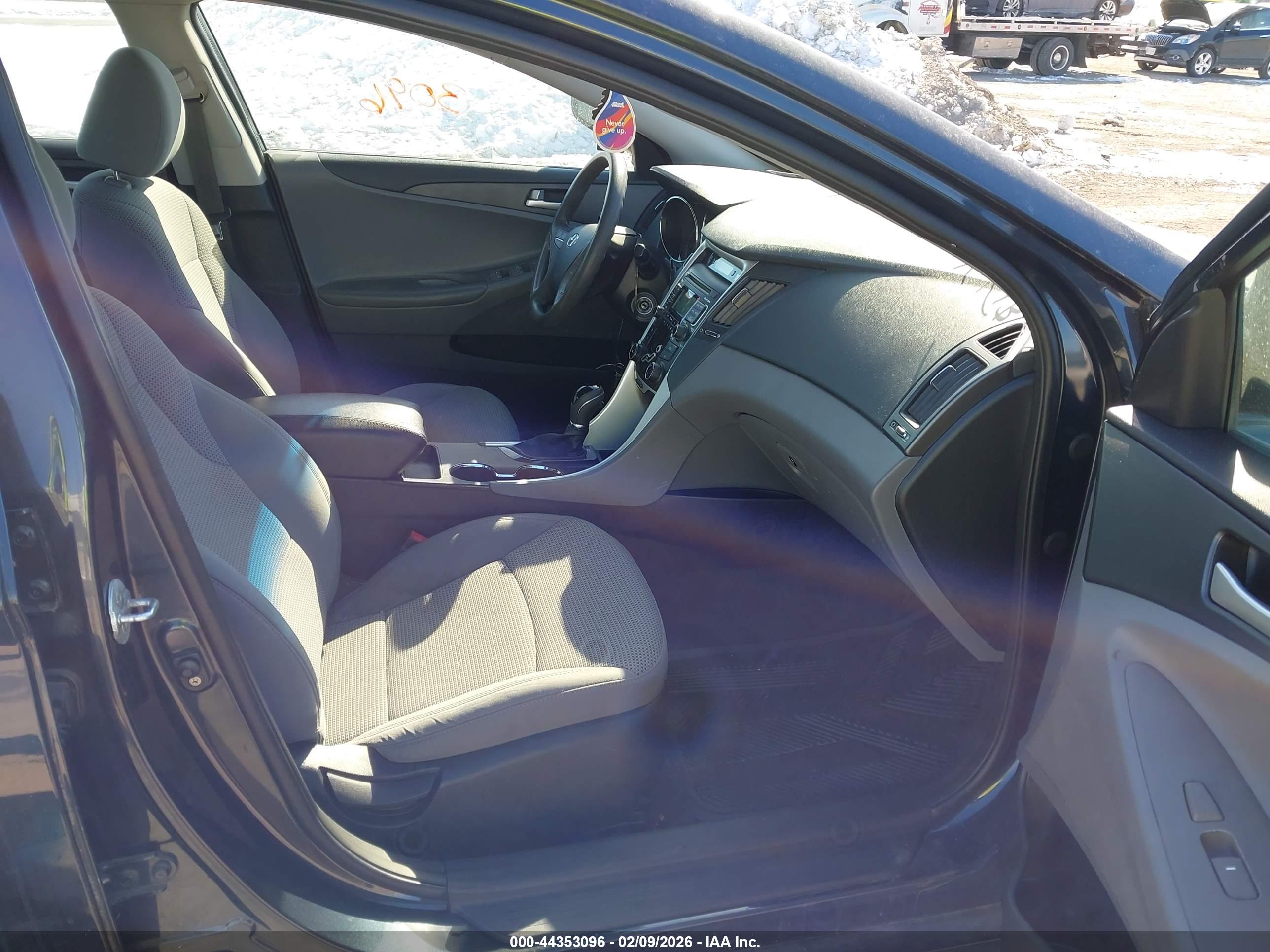 HYUNDAI SONATA image 5
