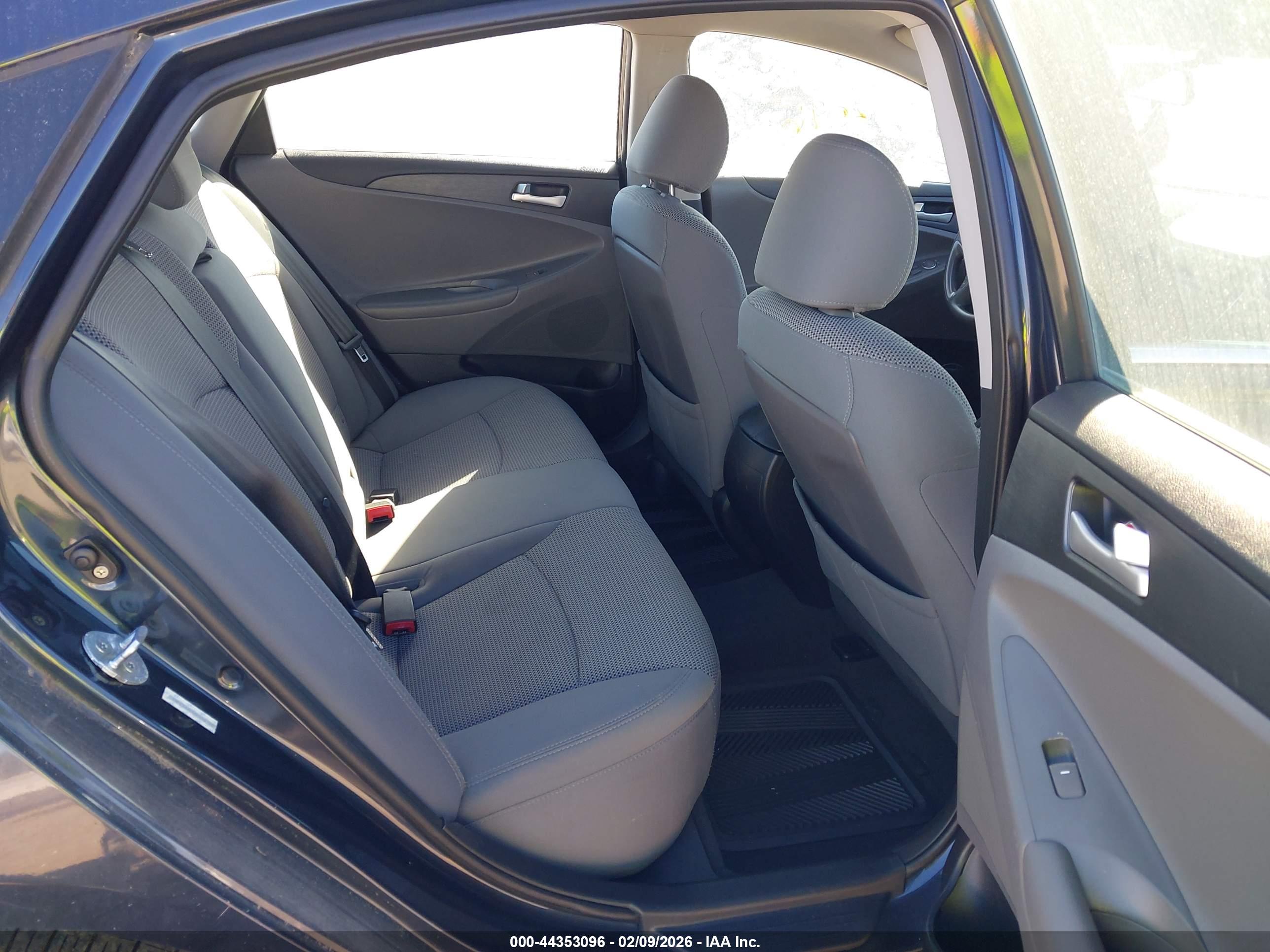 HYUNDAI SONATA image 8