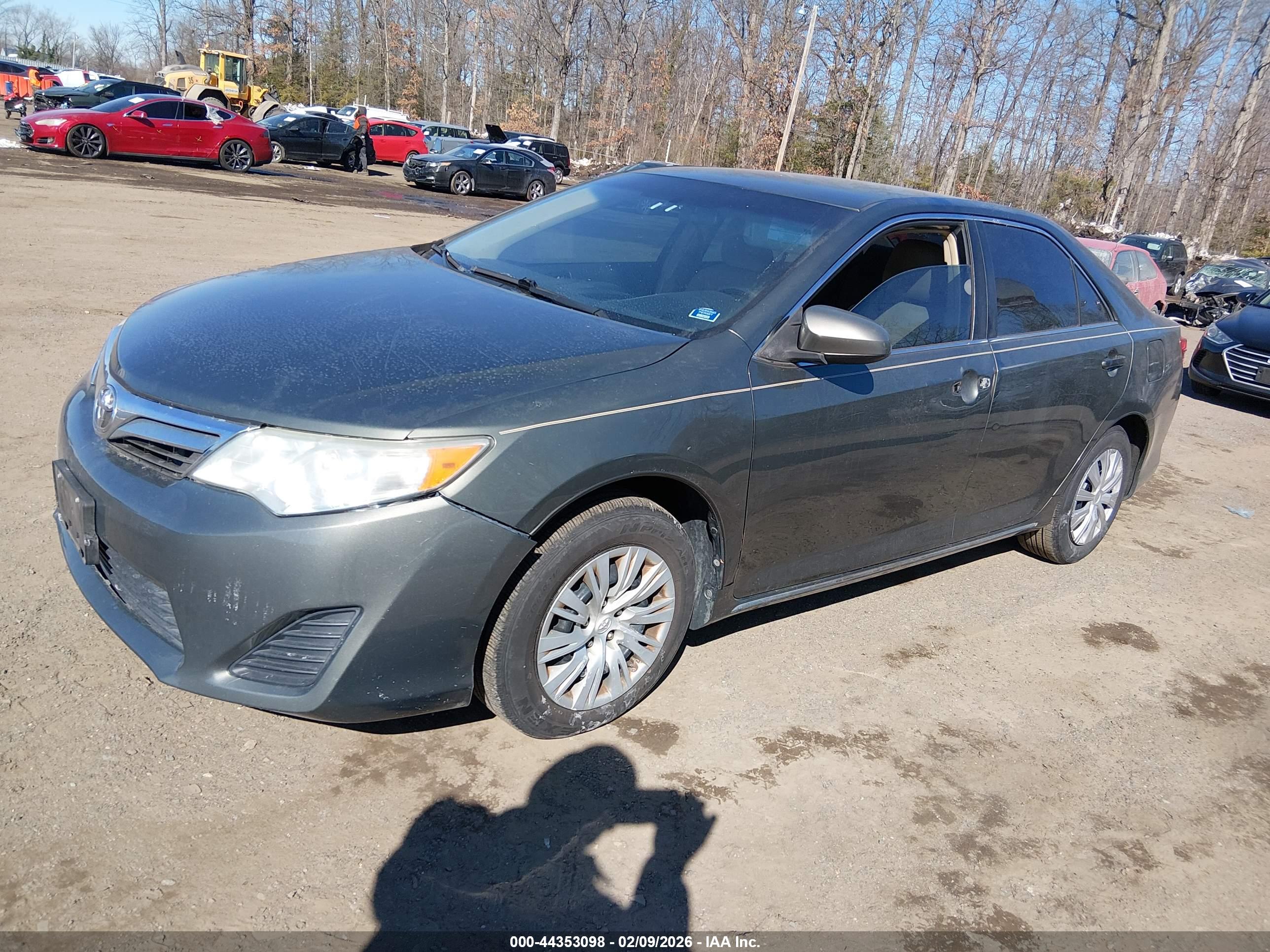 TOYOTA CAMRY image 2