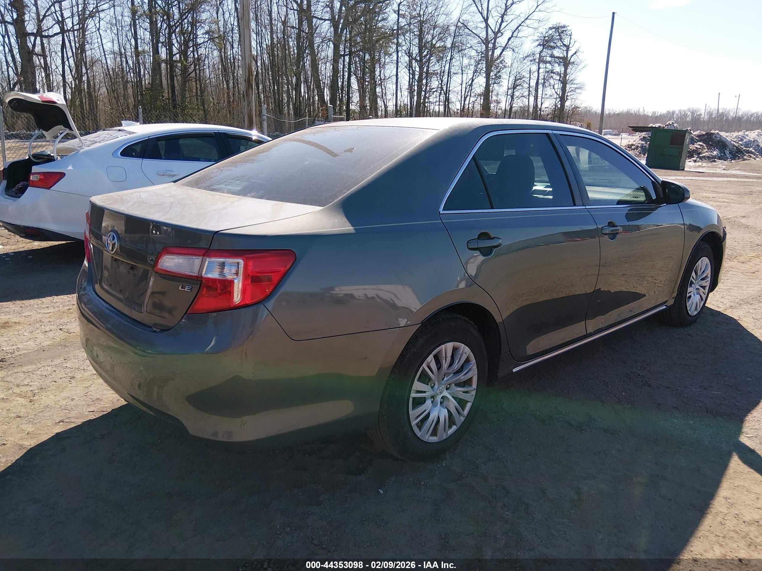 TOYOTA CAMRY image 4
