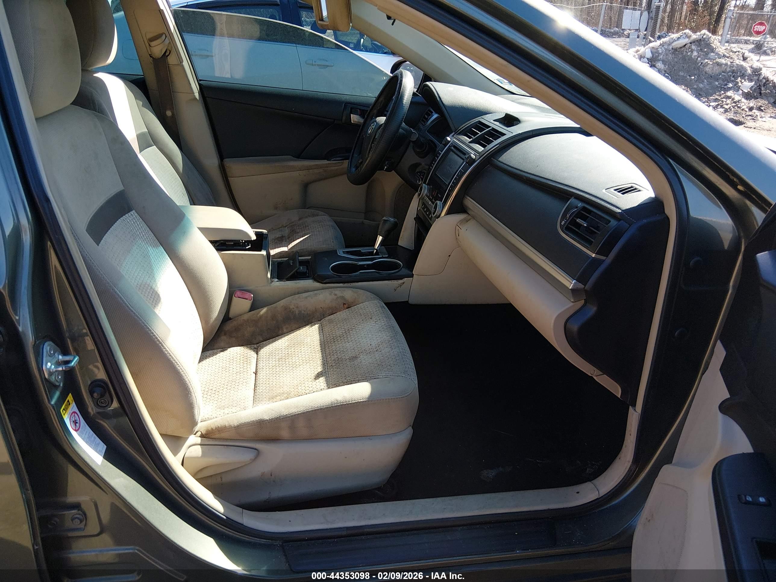 TOYOTA CAMRY image 5
