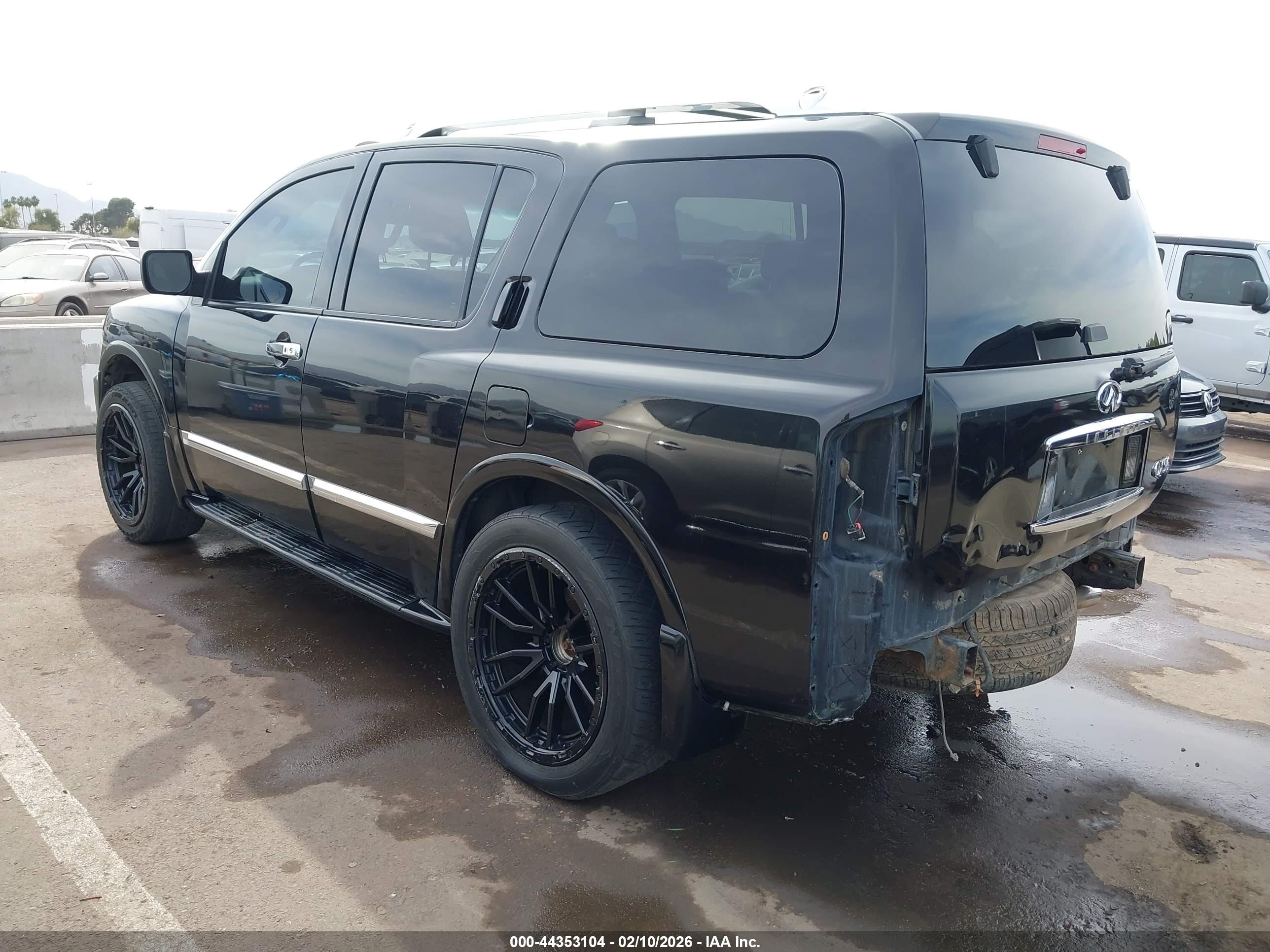 INFINITI QX56 image 3