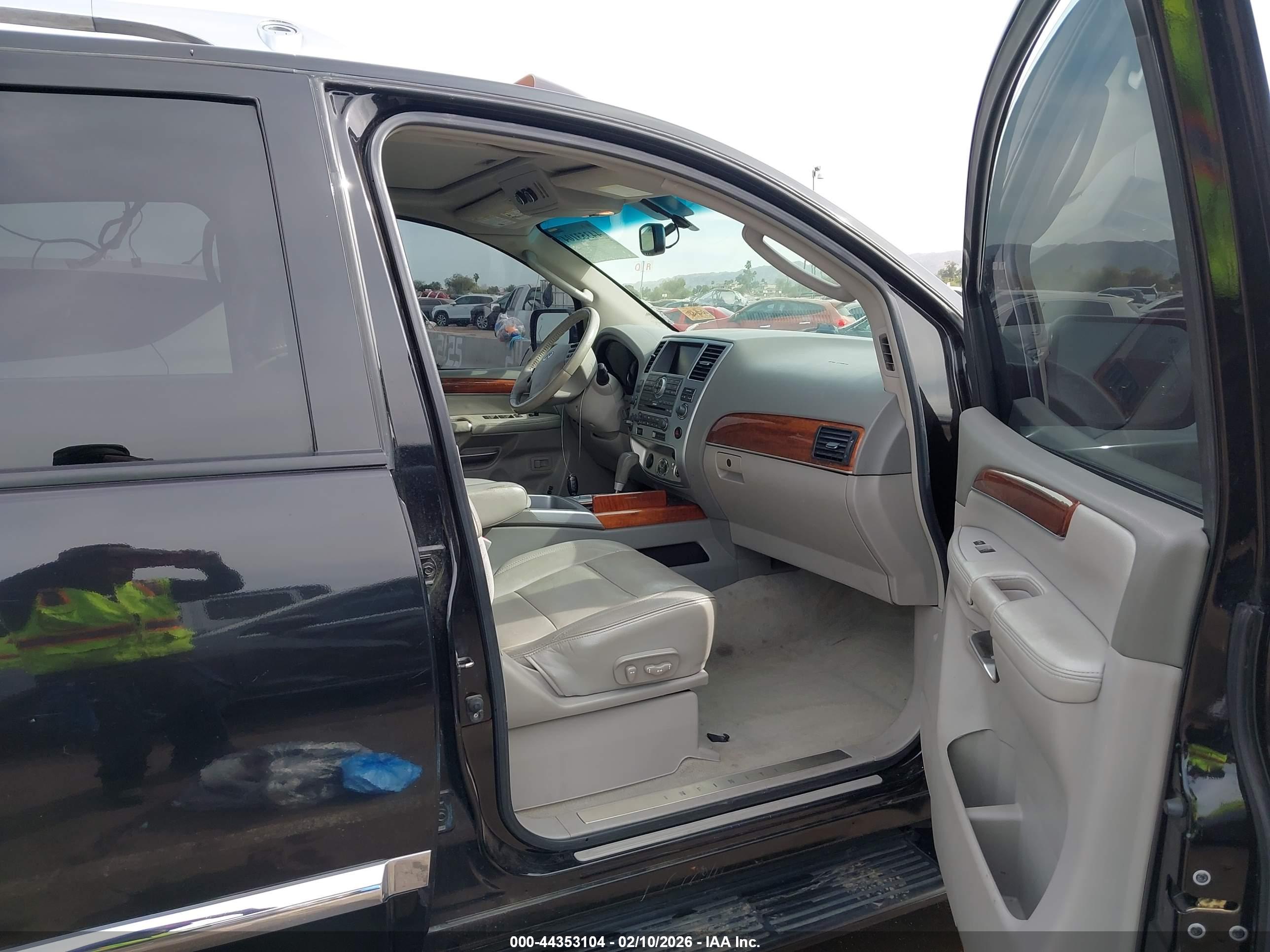 INFINITI QX56 image 5