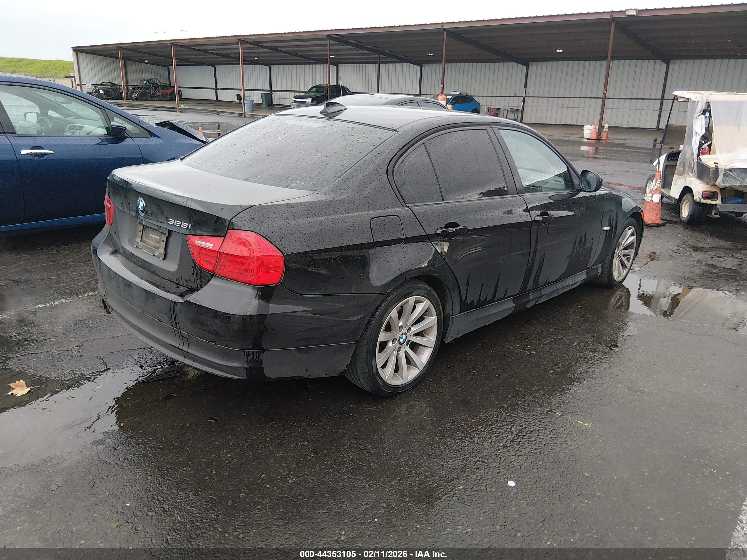 BMW 328I image 4