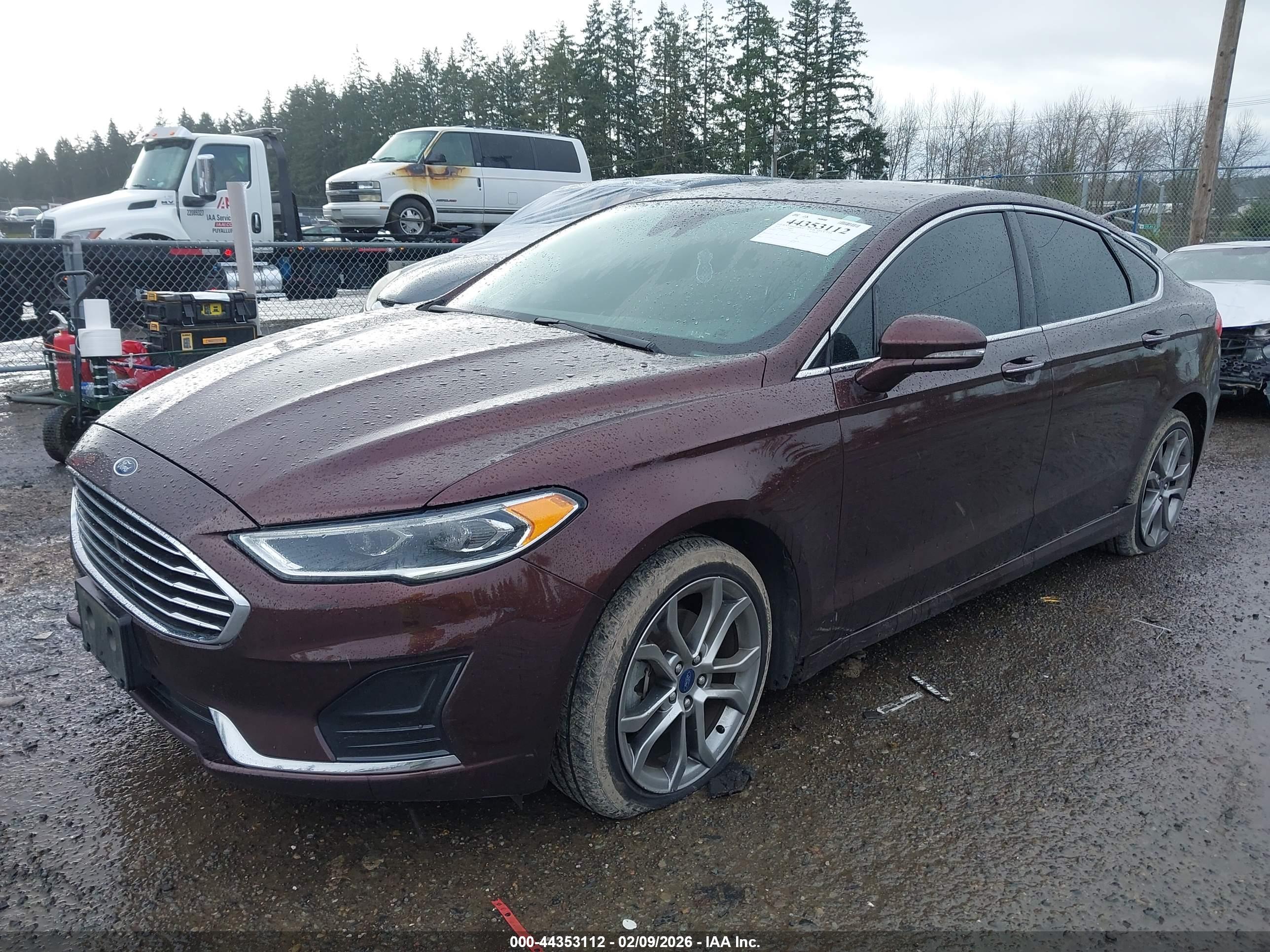 FORD FUSION image 2
