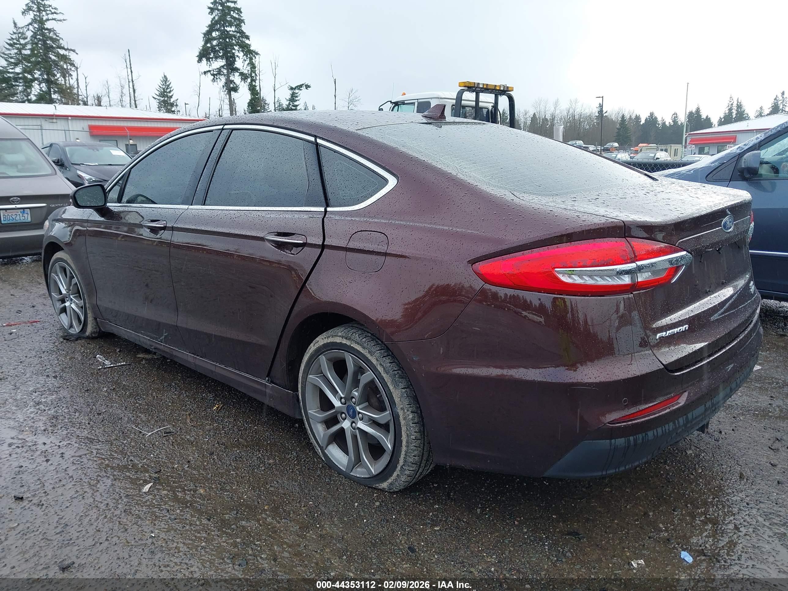 FORD FUSION image 3