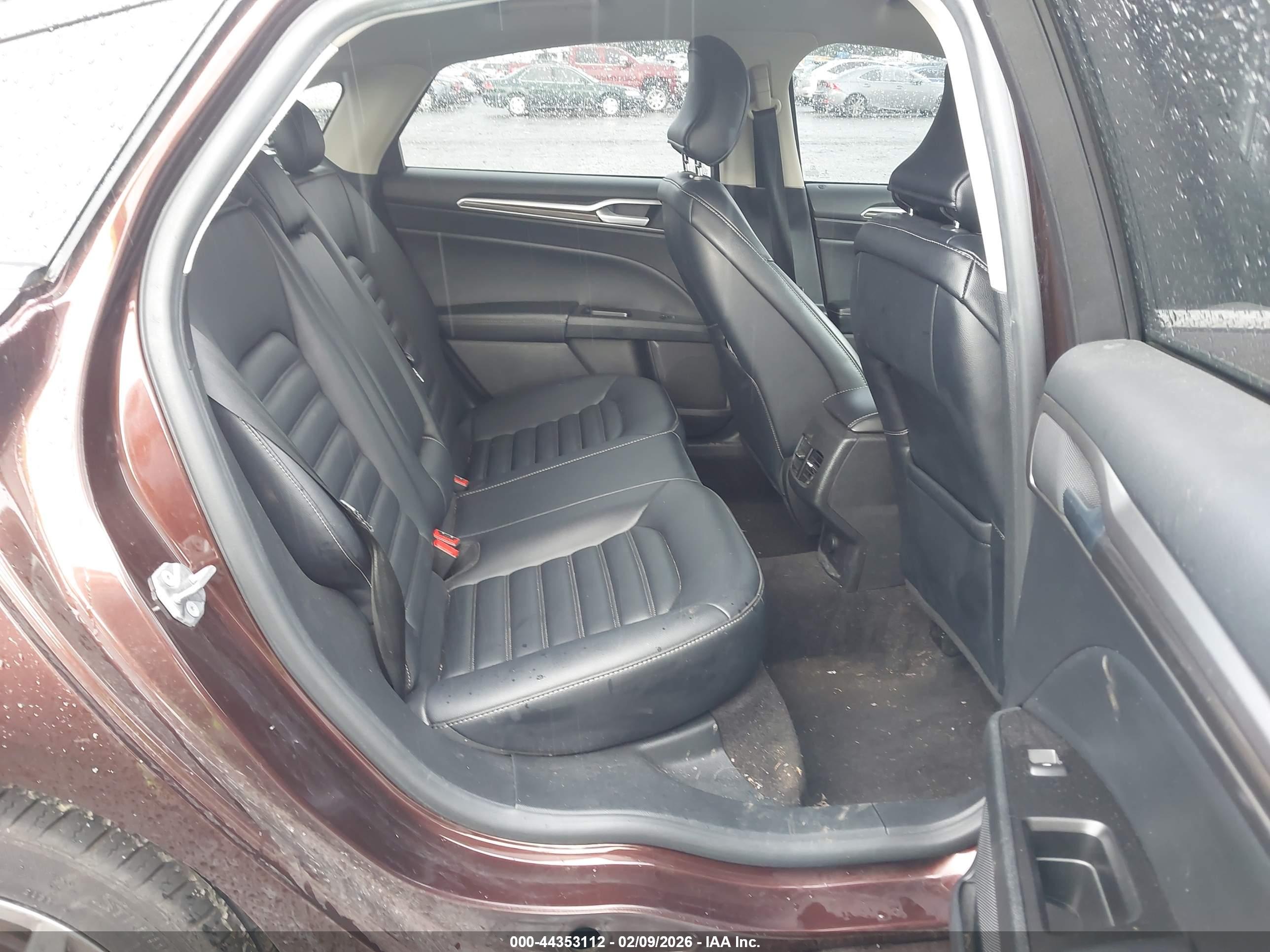 FORD FUSION image 8
