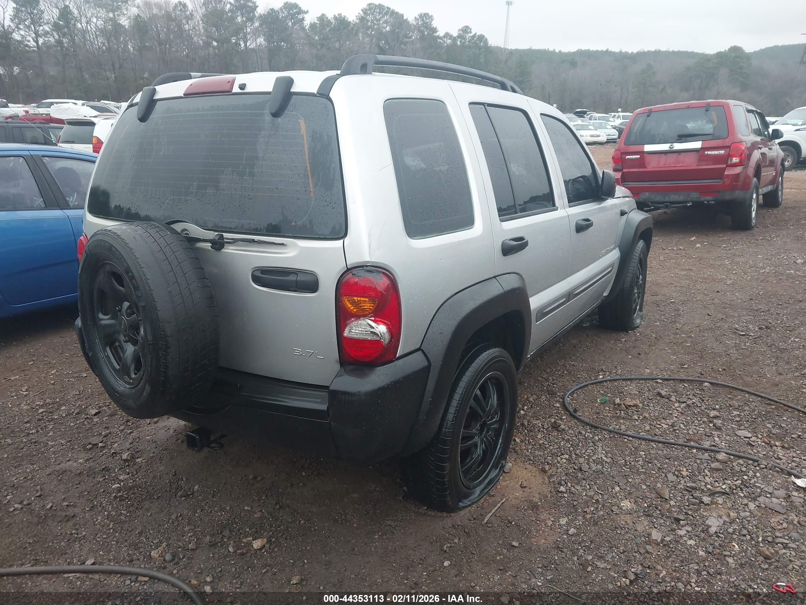 JEEP LIBERTY image 4