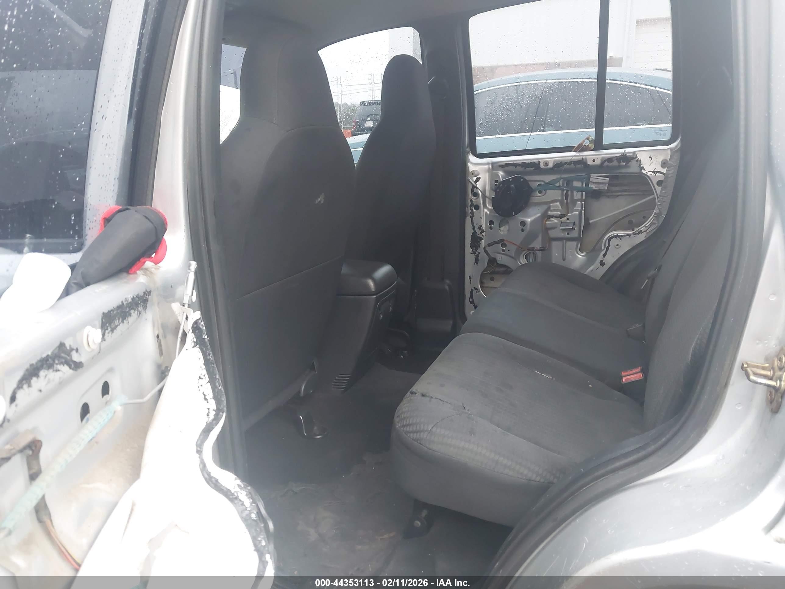 JEEP LIBERTY image 8