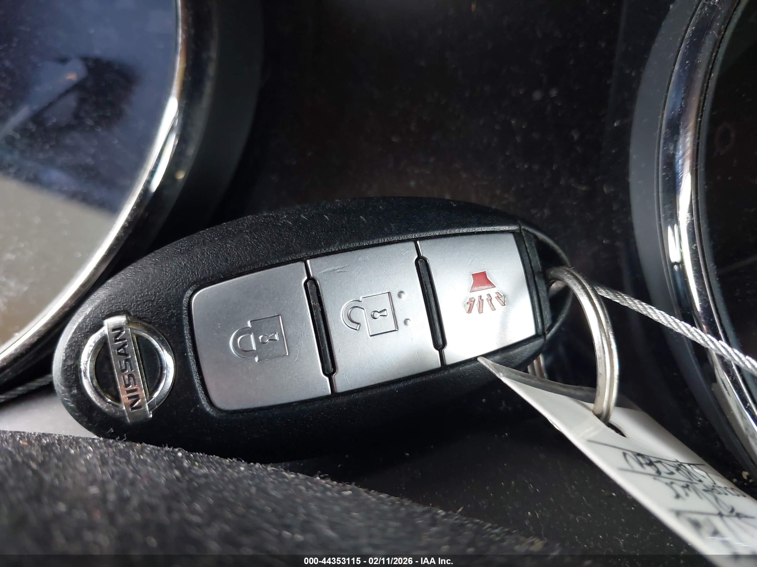 NISSAN ROGUE image 11