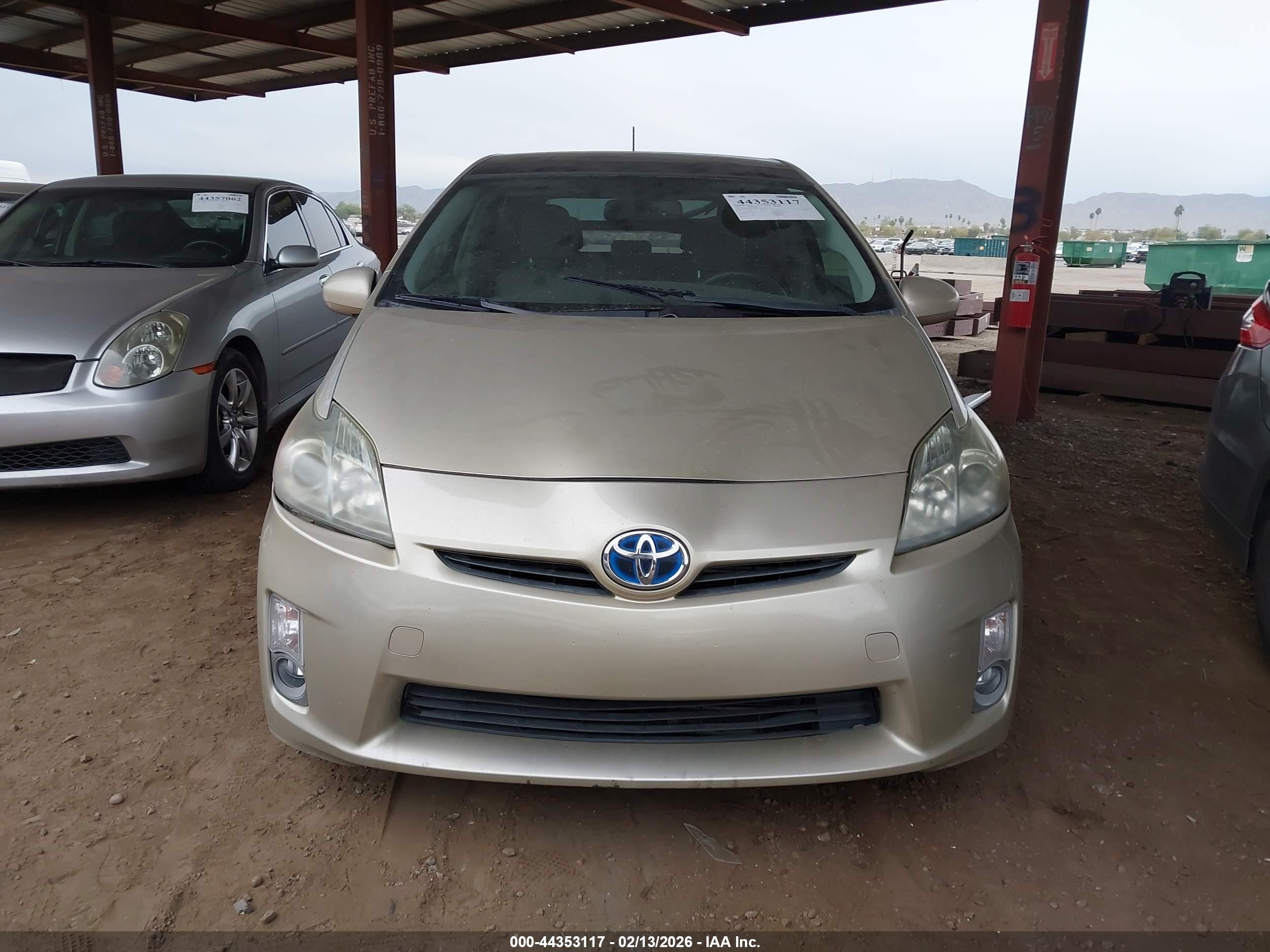 TOYOTA PRIUS image 6