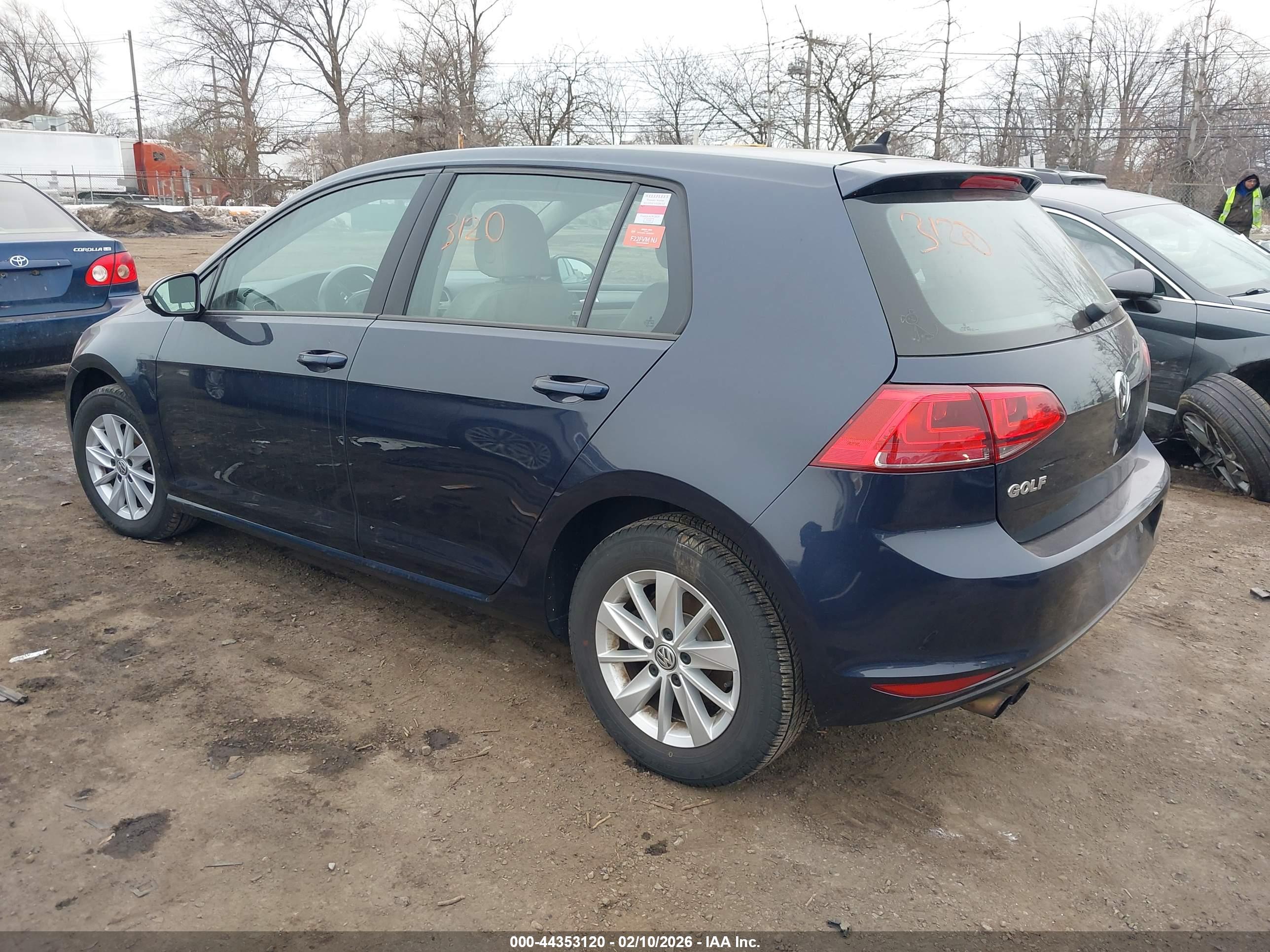 VOLKSWAGEN GOLF image 3