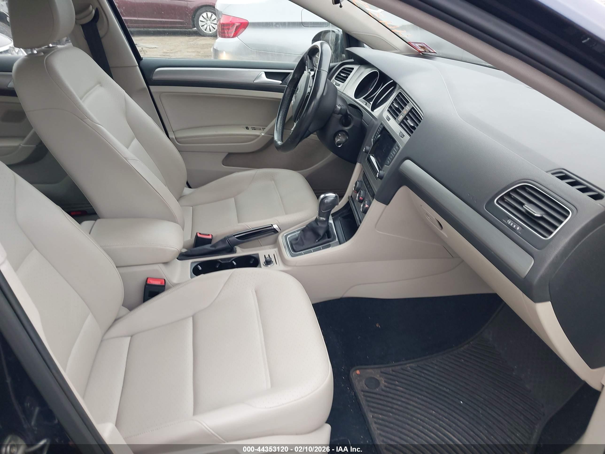 VOLKSWAGEN GOLF image 5