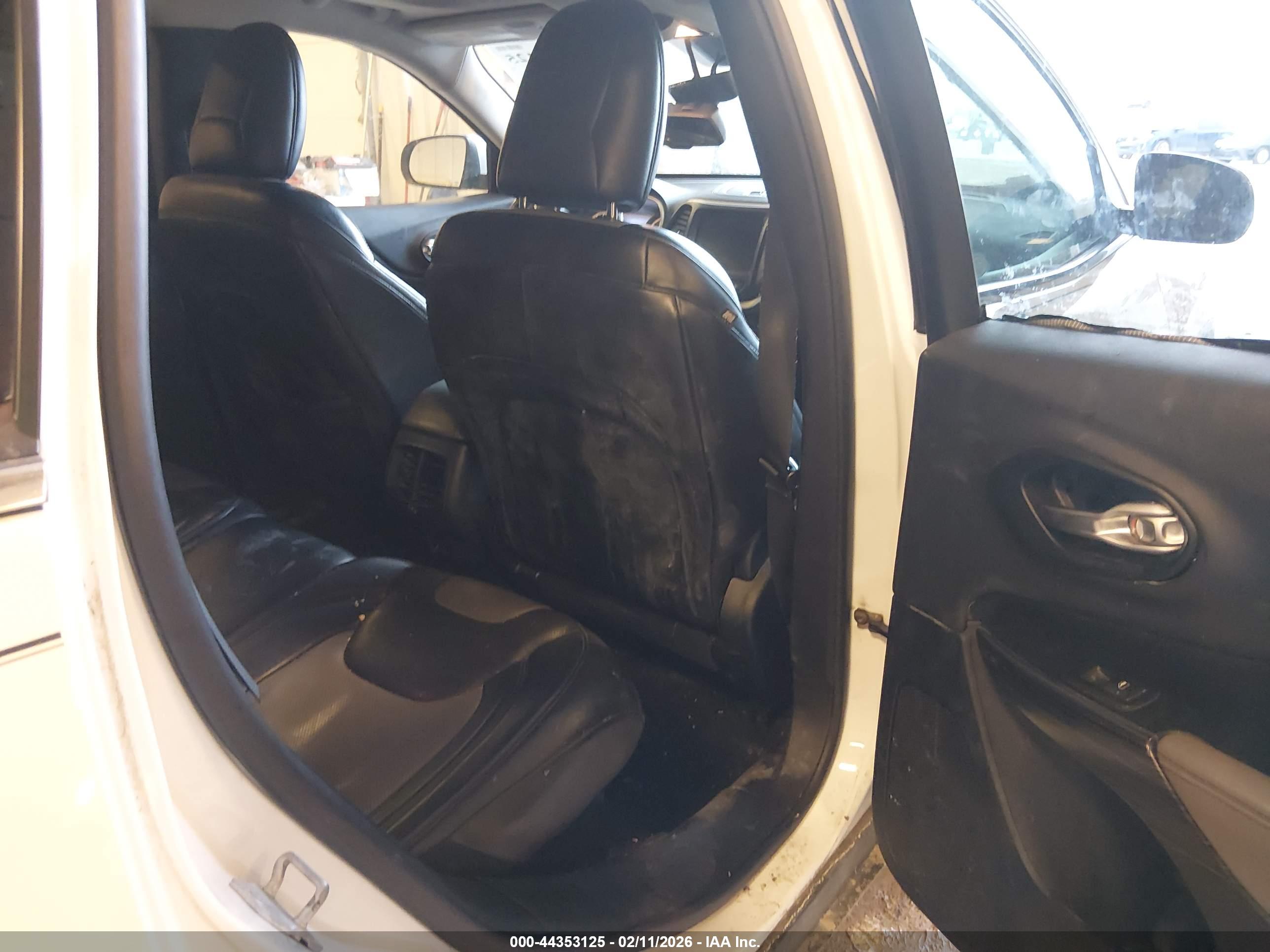 JEEP CHEROKEE image 8