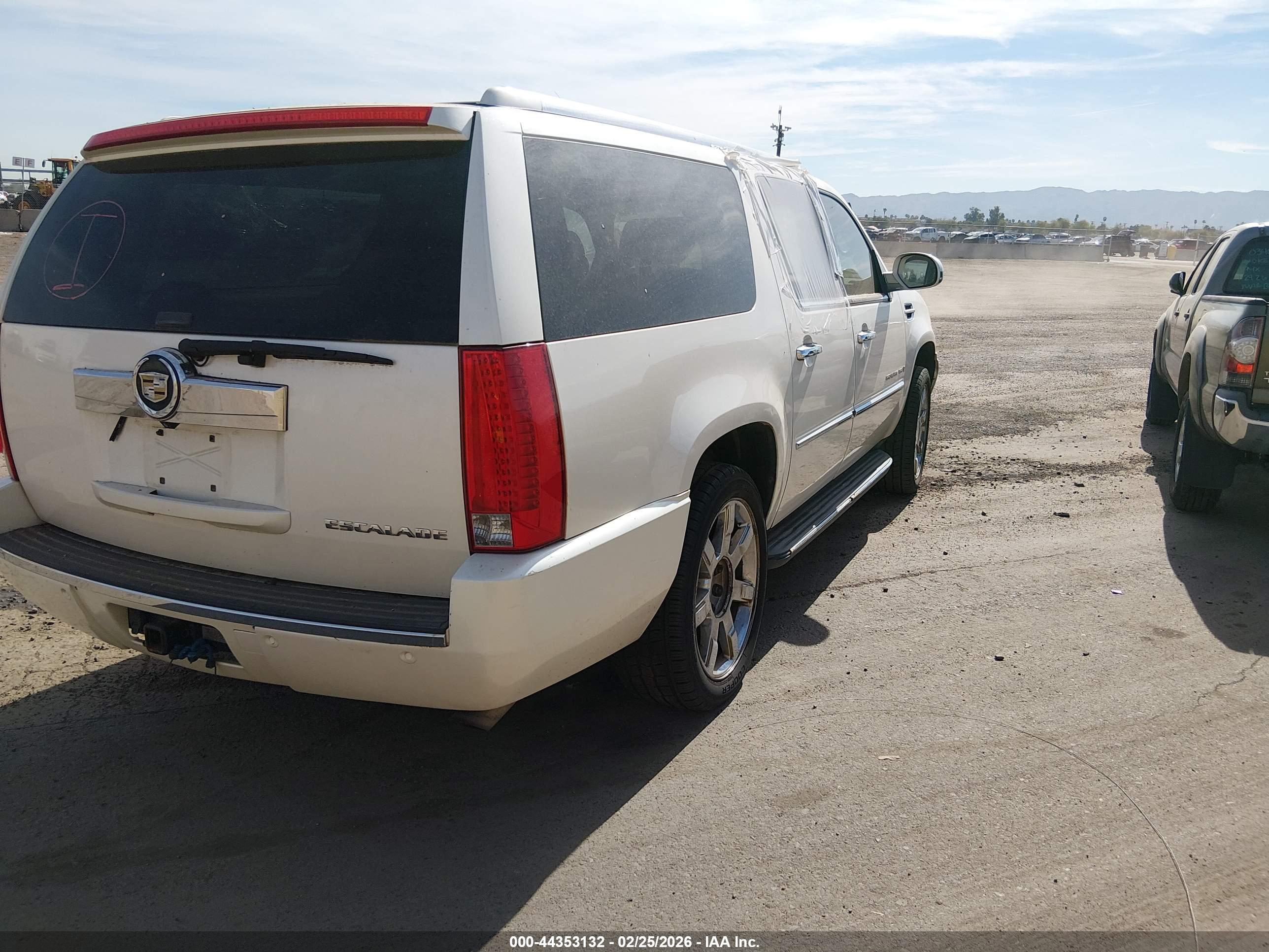 CADILLAC ESCALADE image 4