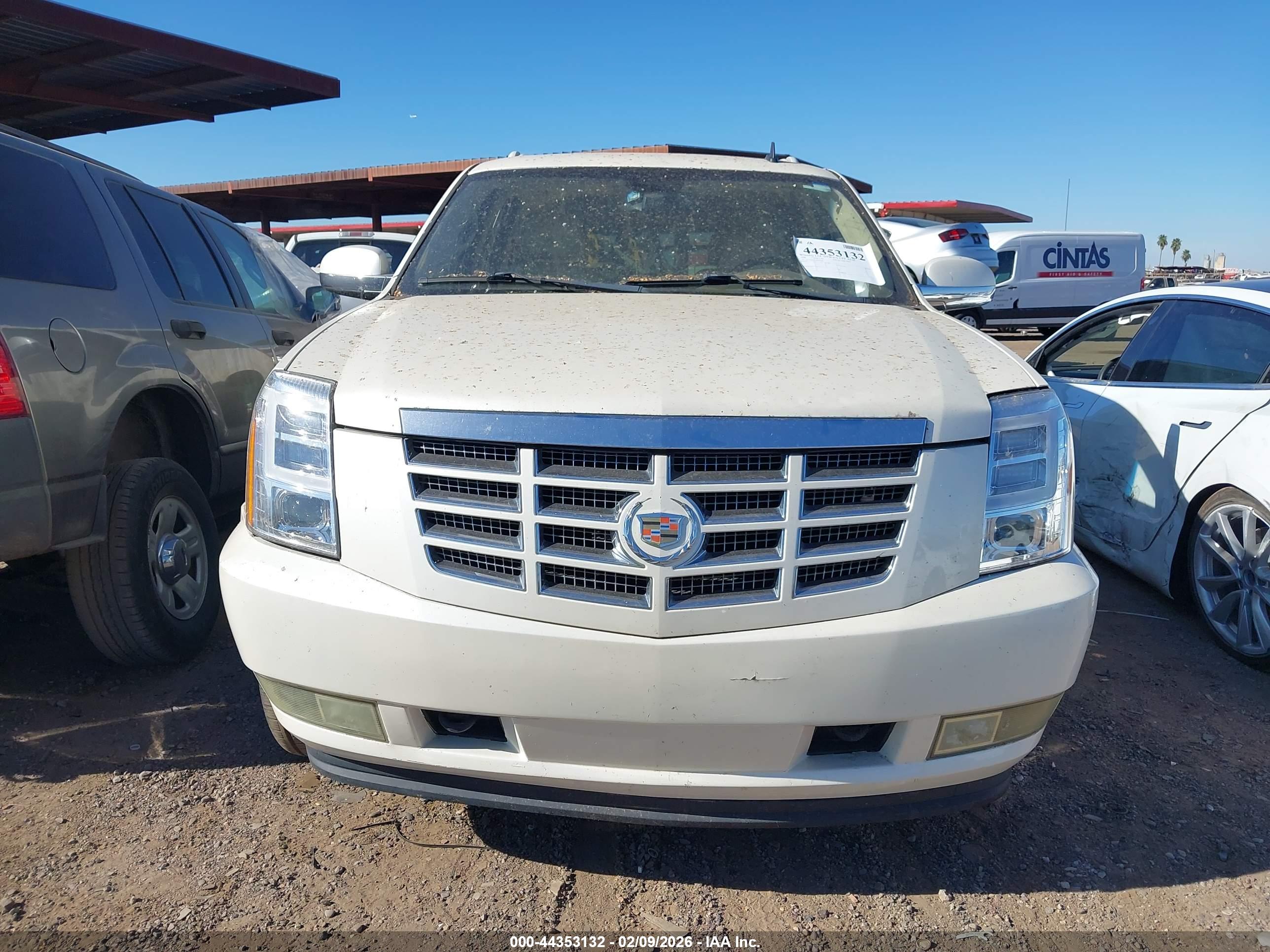 CADILLAC ESCALADE image 6