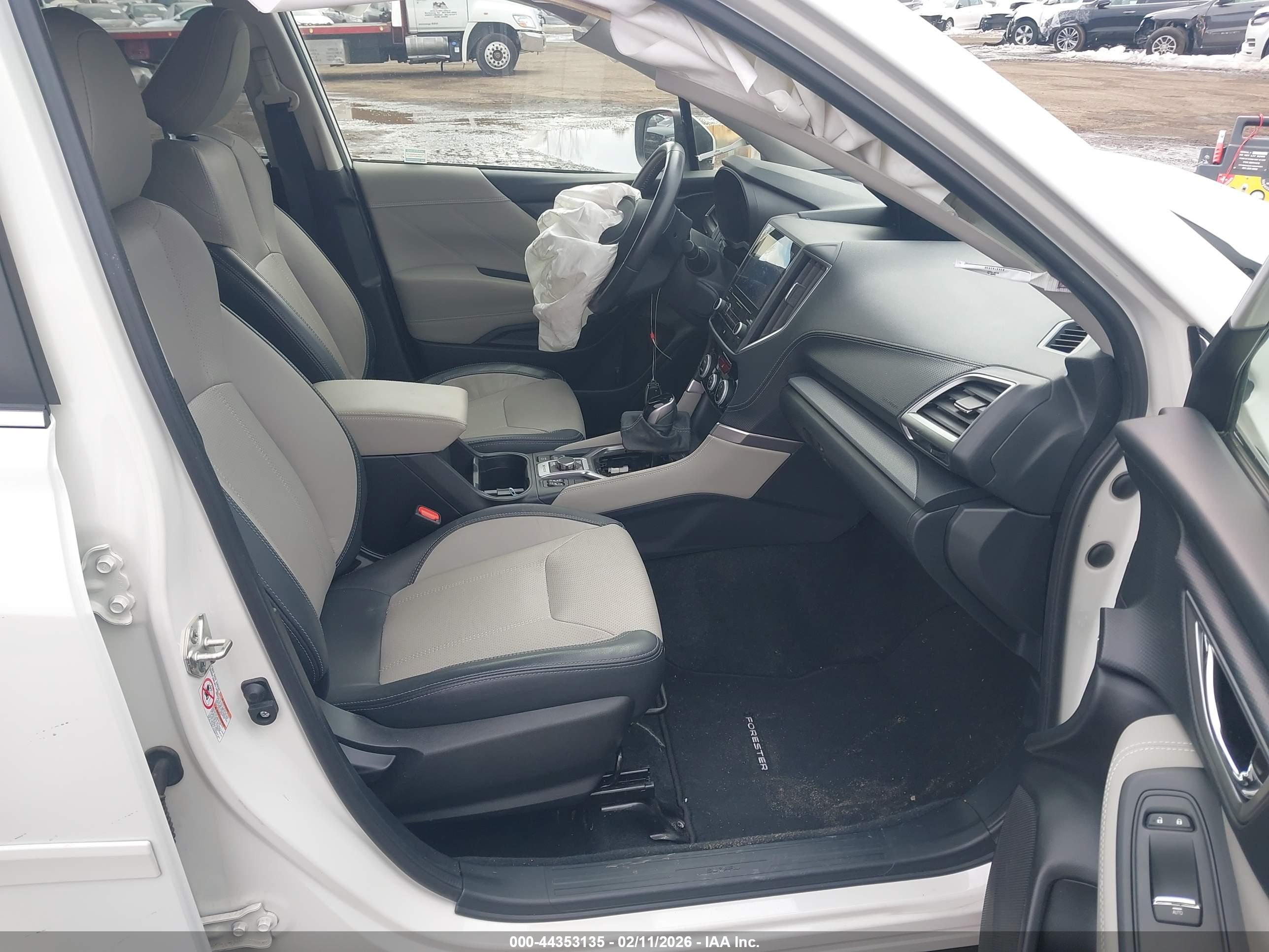 SUBARU FORESTER image 5
