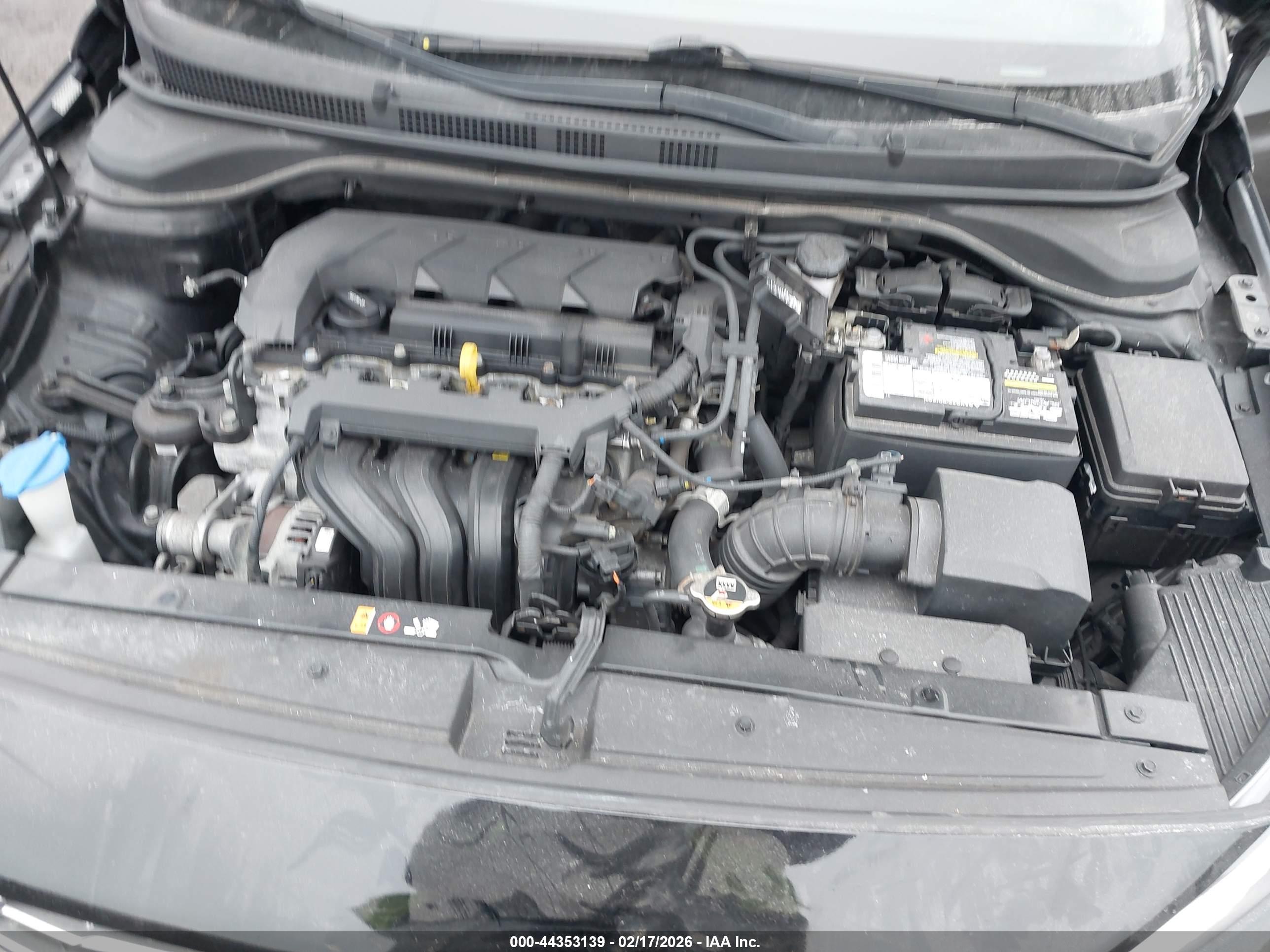 HYUNDAI ACCENT image 10