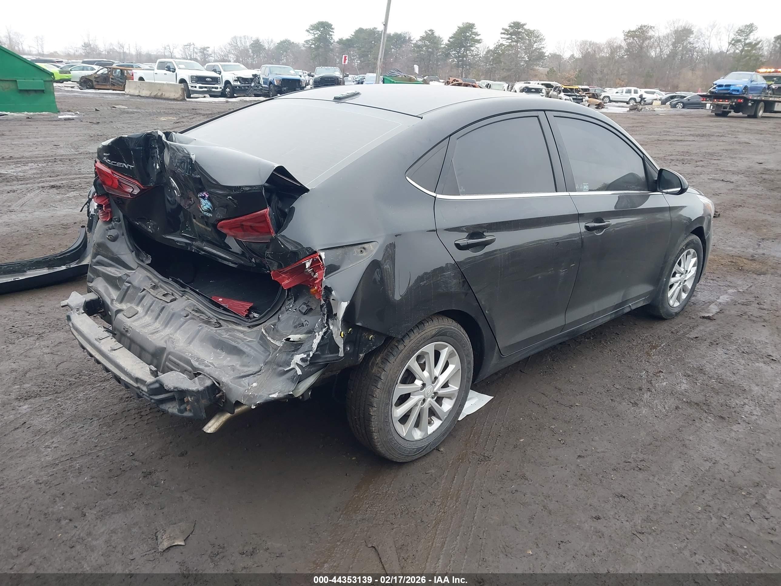 HYUNDAI ACCENT image 4