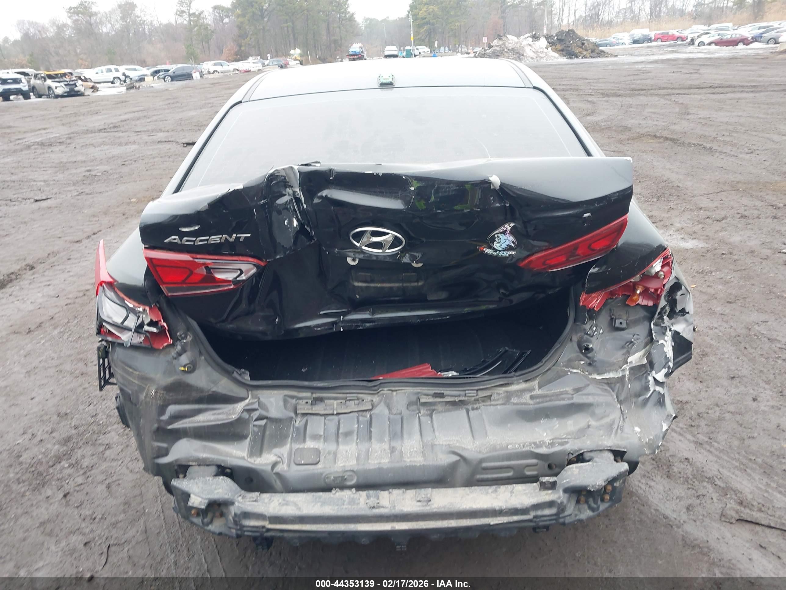 HYUNDAI ACCENT image 6