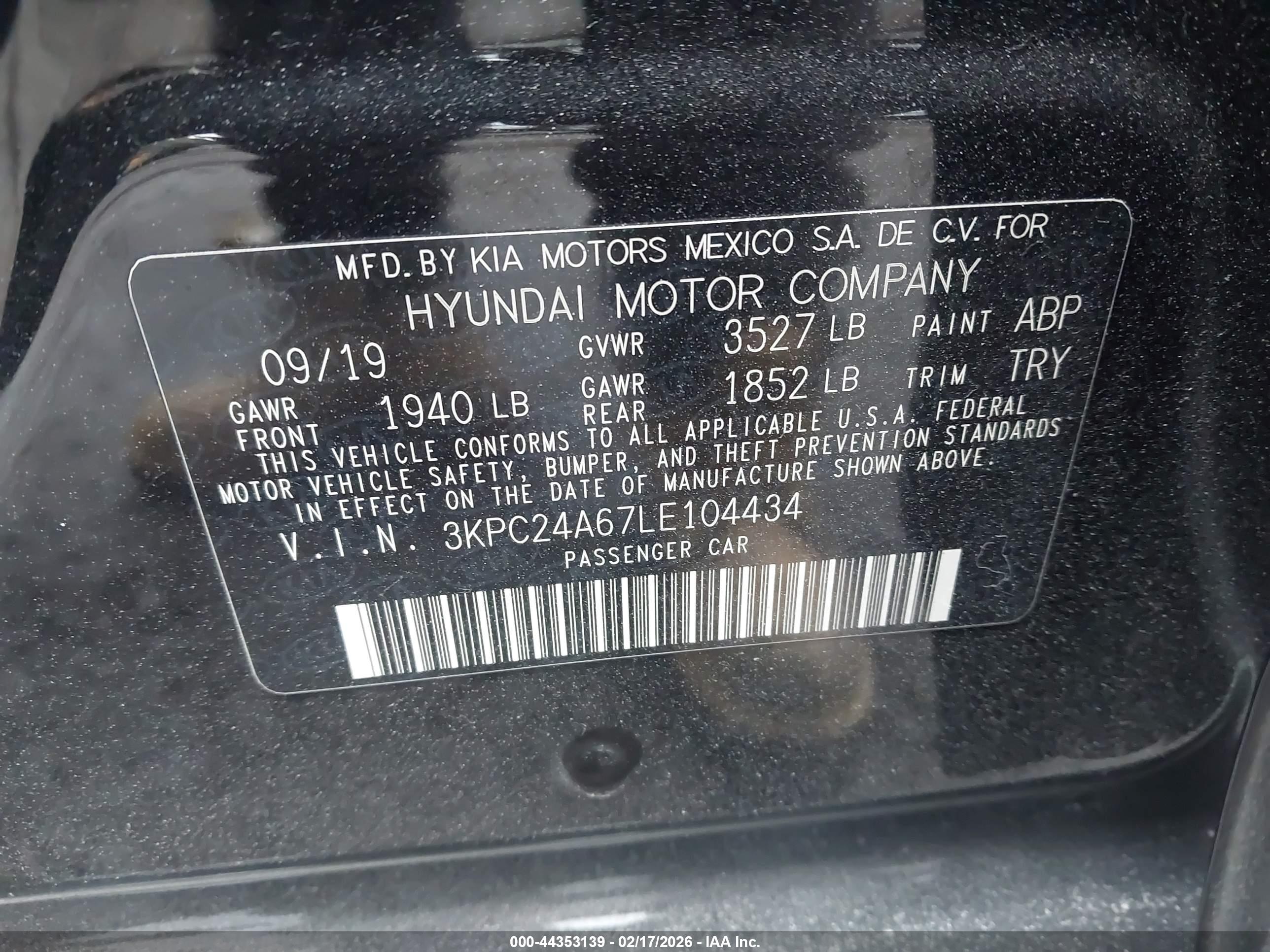 HYUNDAI ACCENT image 9