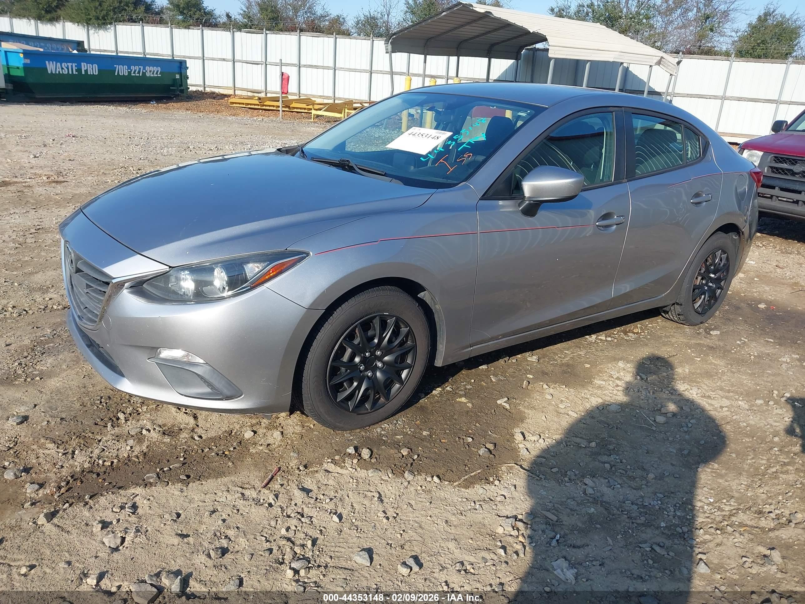 MAZDA MAZDA3 image 2