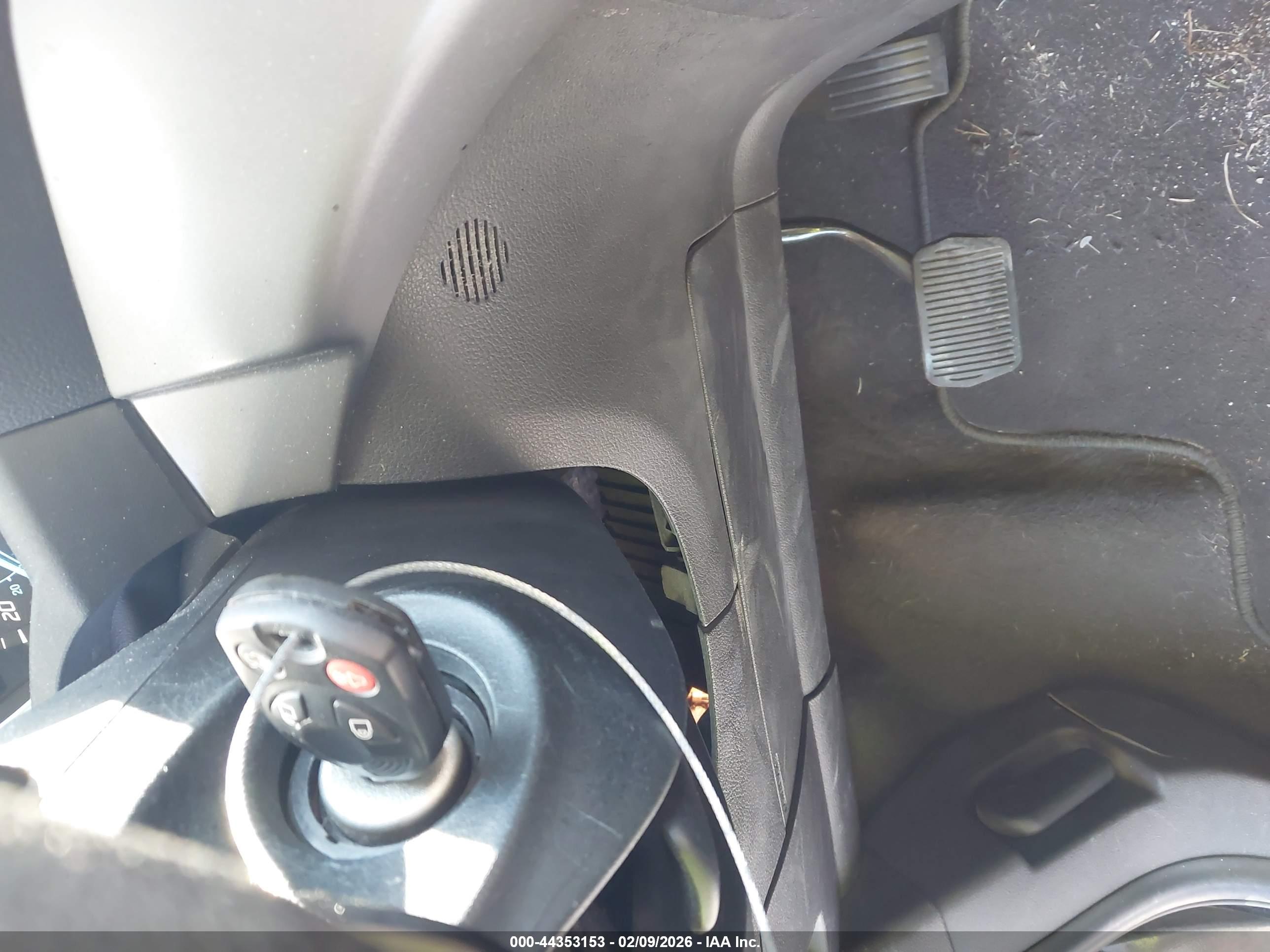 FORD ESCAPE image 11
