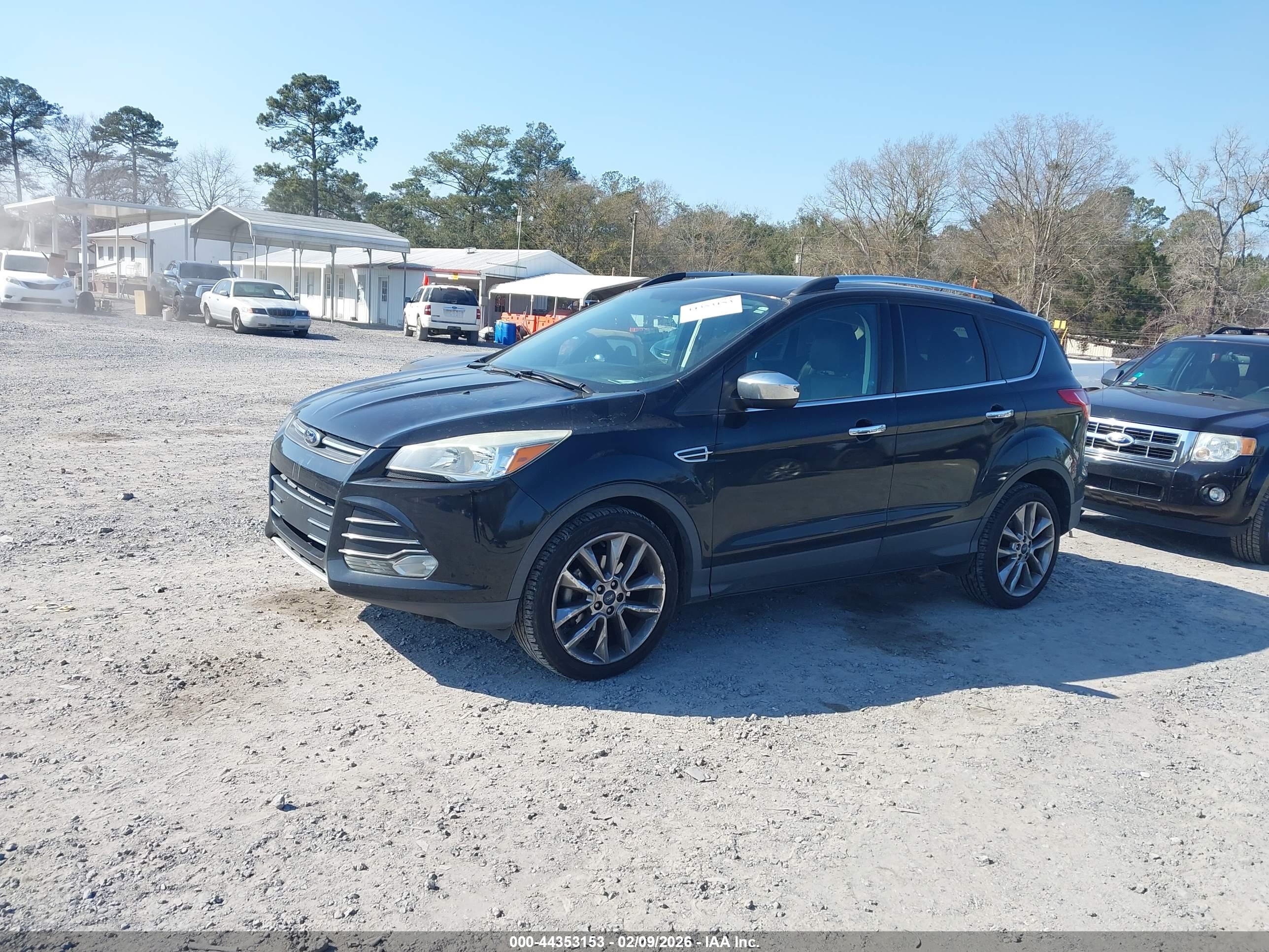 FORD ESCAPE image 2