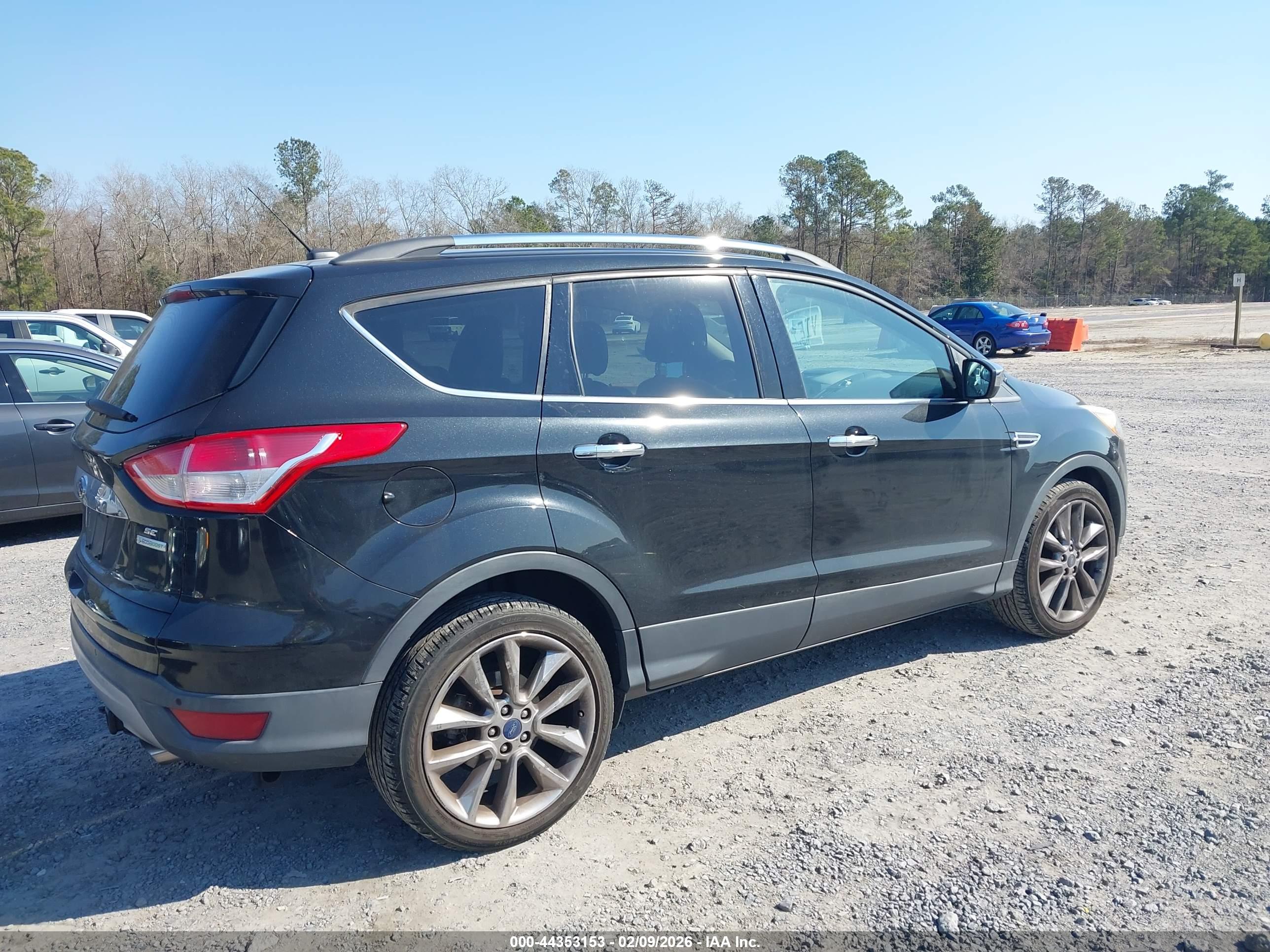 FORD ESCAPE image 4